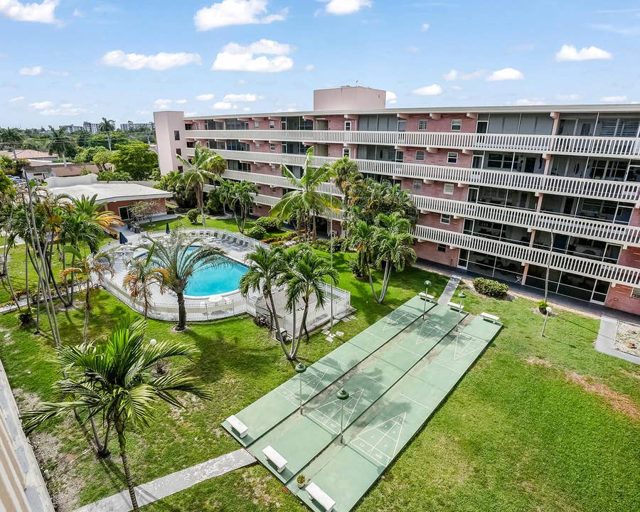 Property photo for 180 NE 12th Avenue, #15E, Hallandale Beach, FL