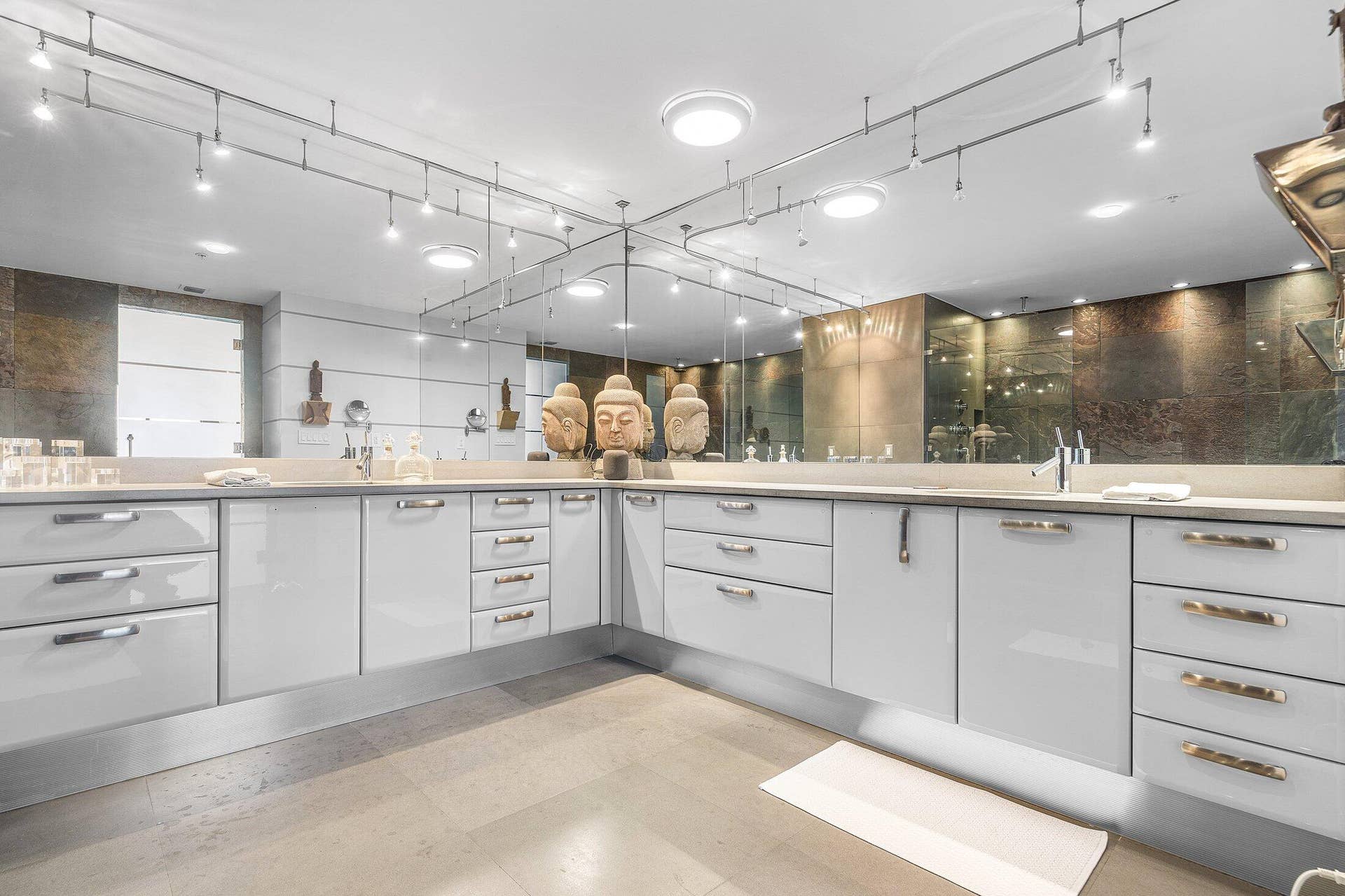 715 Bayshore Drive, #Ph4, Fort Lauderdale, FL 33304 Primary Bathroom