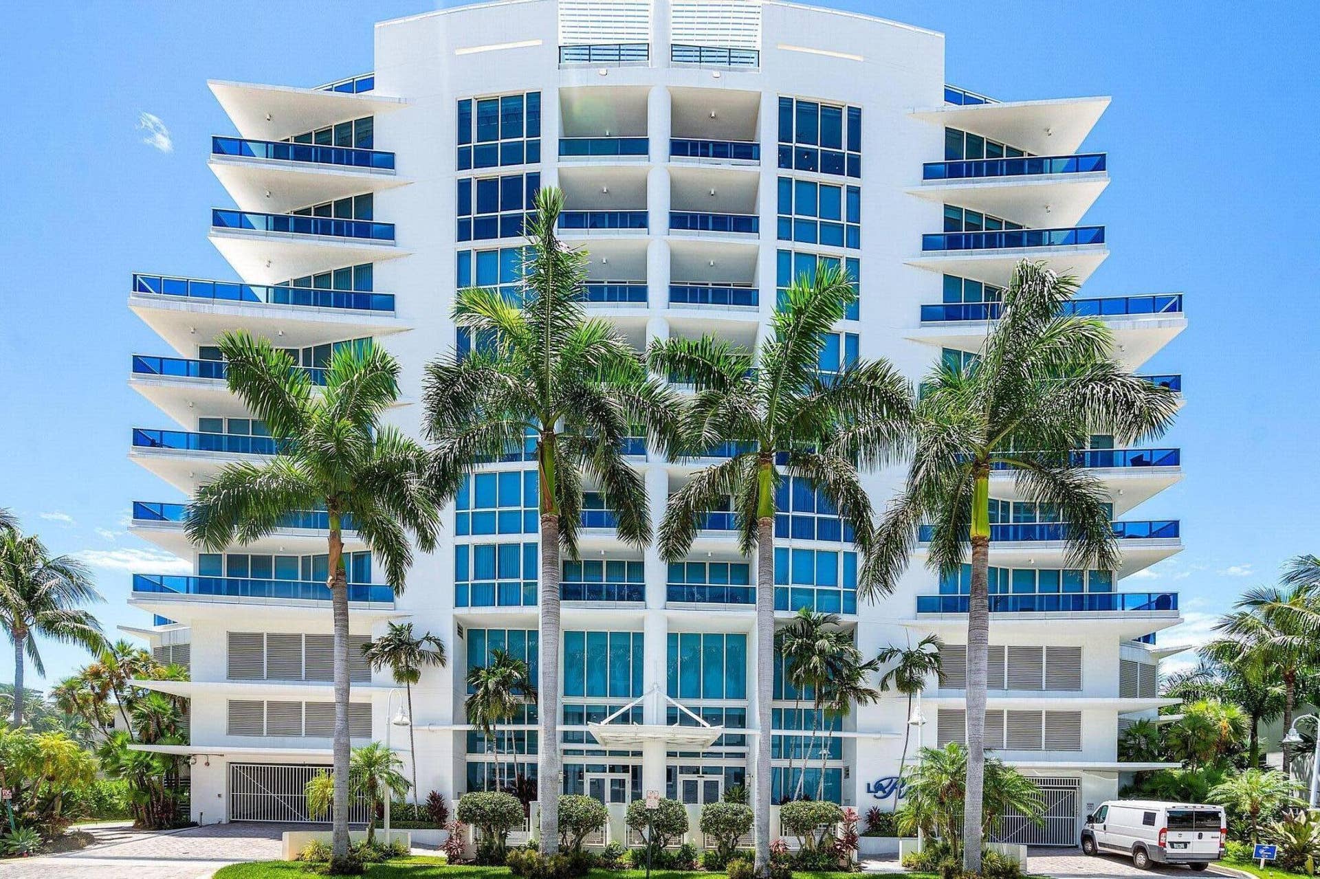 715 Bayshore Drive, #Ph4, Fort Lauderdale, FL 33304 LaRive