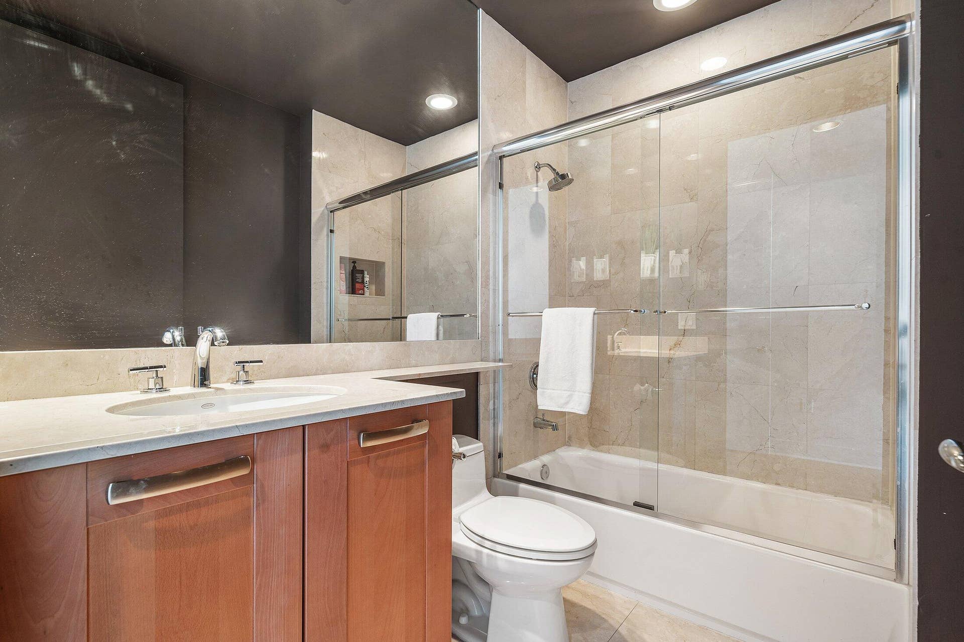 715 Bayshore Drive, #Ph4, Fort Lauderdale, FL 33304 Bedroom 3 - Bathroom