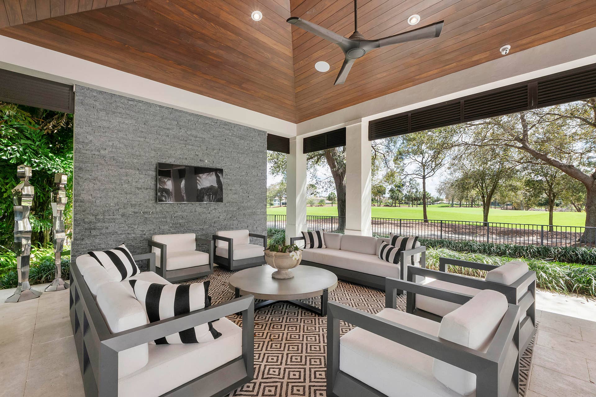 9840 Bay Leaf Ct_061