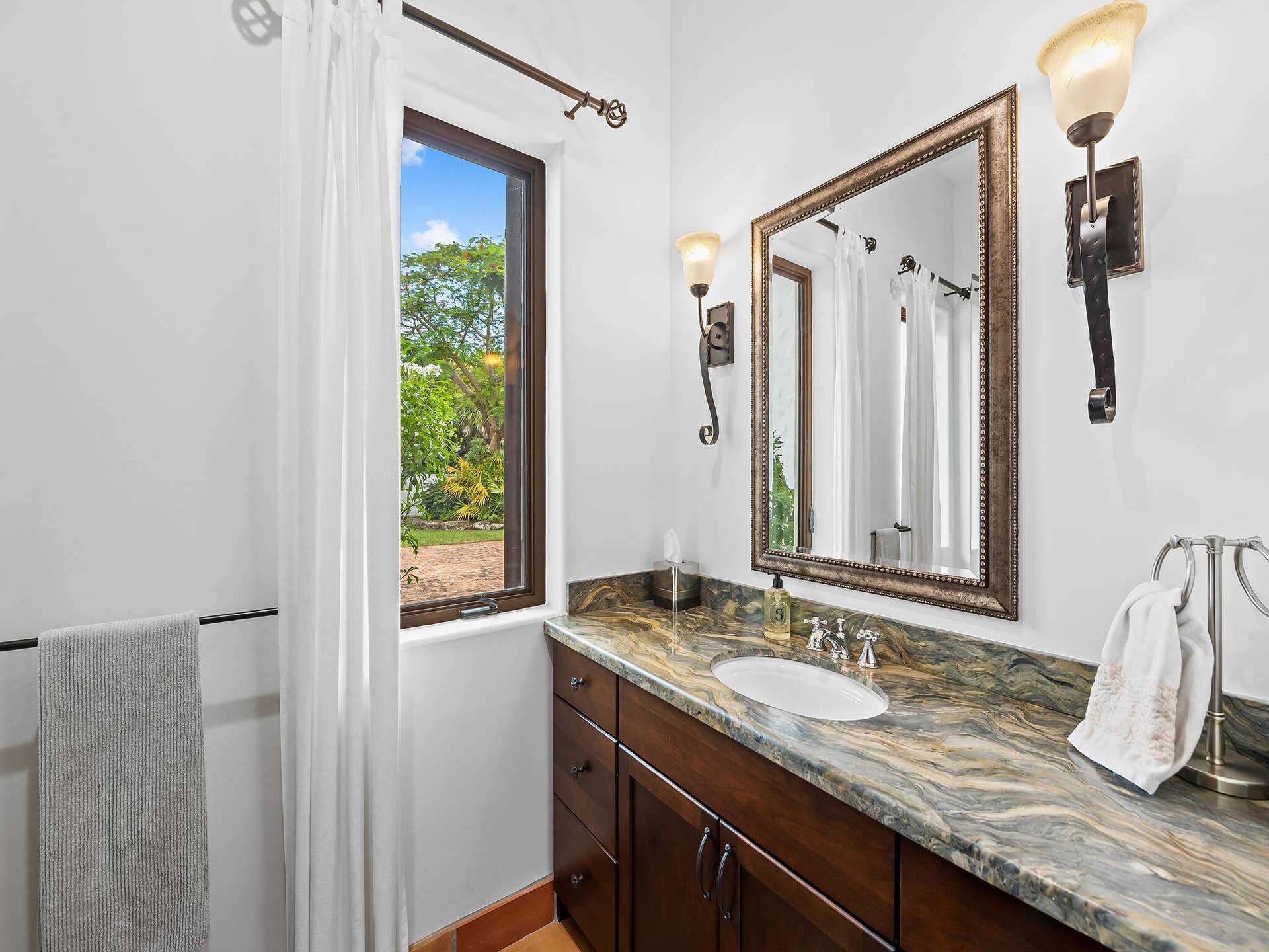 2101 MIDDLE RIVER Drive, Fort Lauderdale, FL 33305 DSC_1898