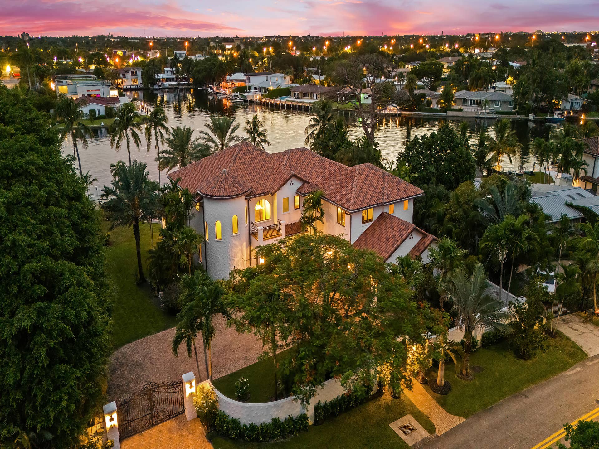 2101 MIDDLE RIVER Drive, Fort Lauderdale, FL 33305 DJI_20260728203037_0788_D