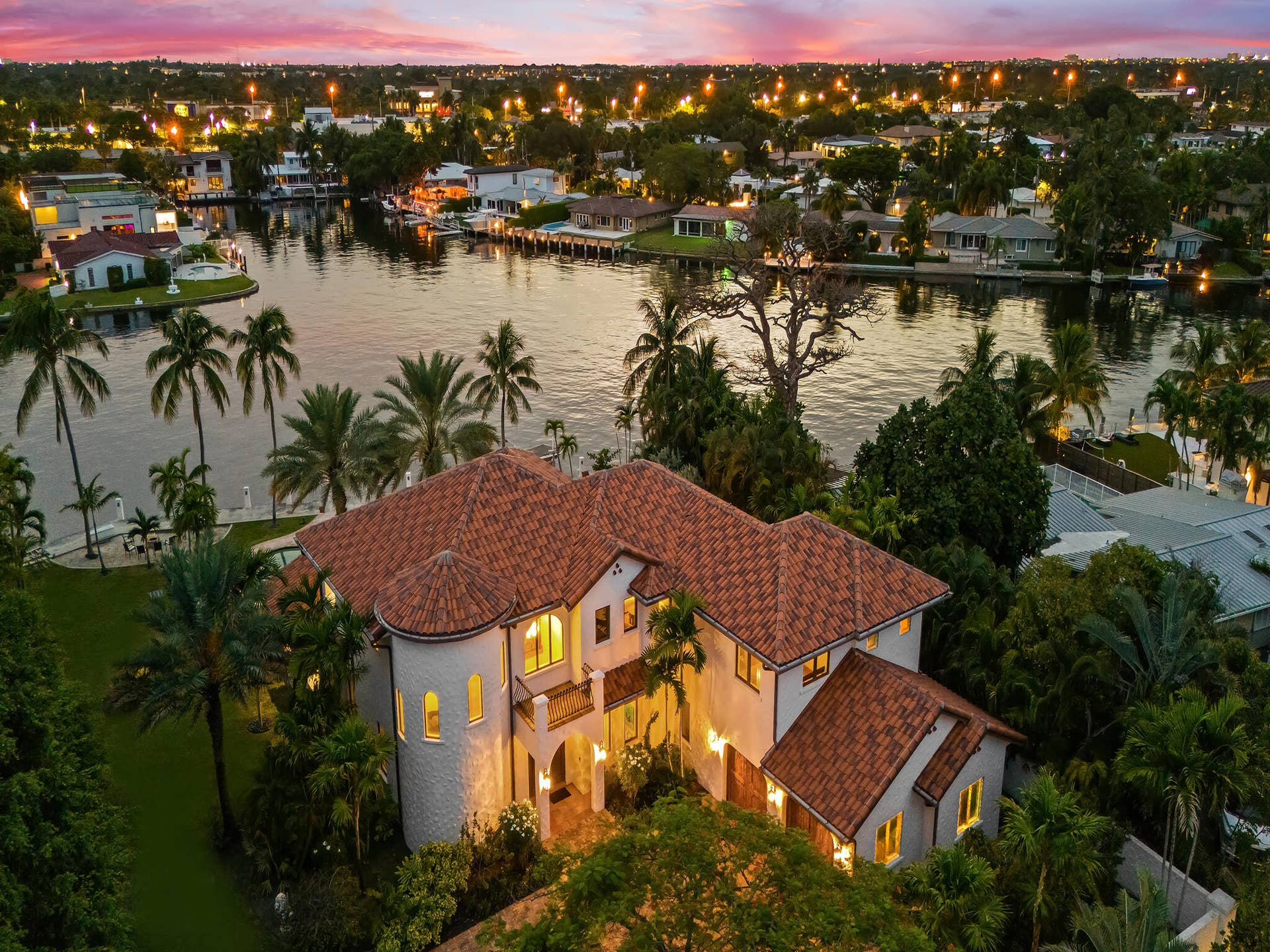 2101 MIDDLE RIVER Drive, Fort Lauderdale, FL 33305 DJI_20260728203054_0794_D