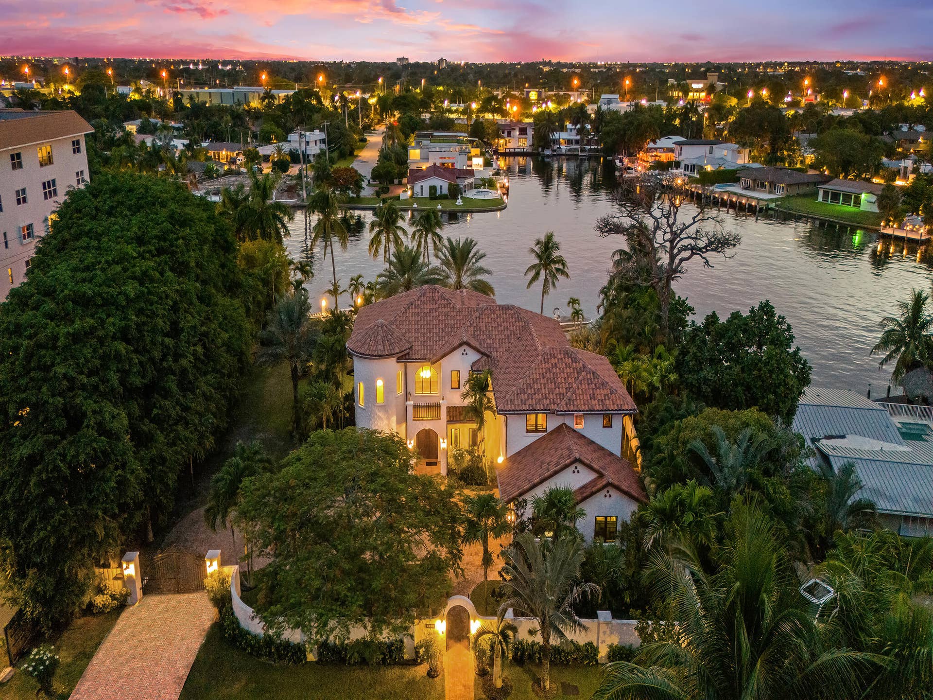 2101 MIDDLE RIVER Drive, Fort Lauderdale, FL 33305 DJI_20260728203333_0818_D