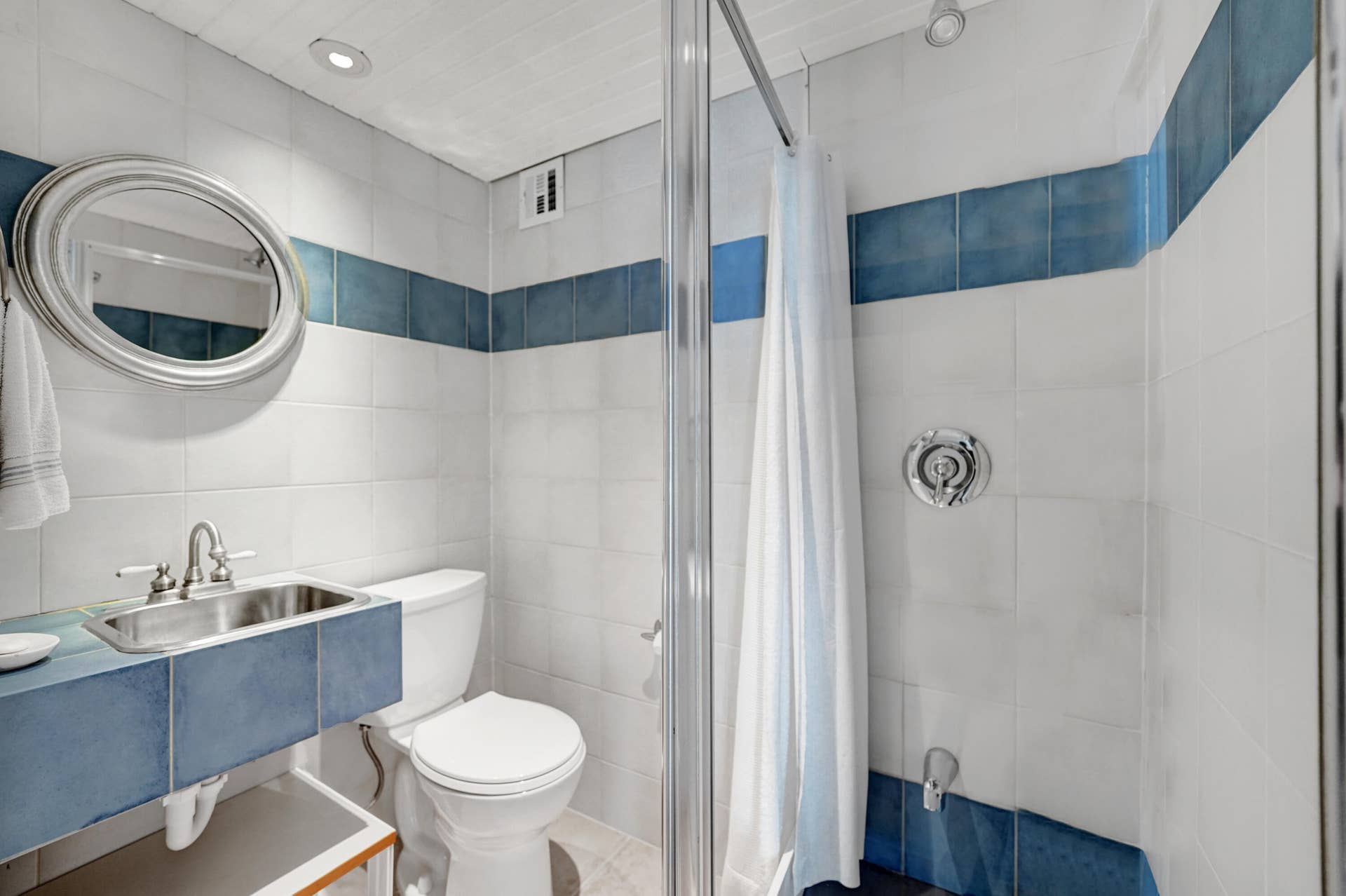 2nd Bathroom