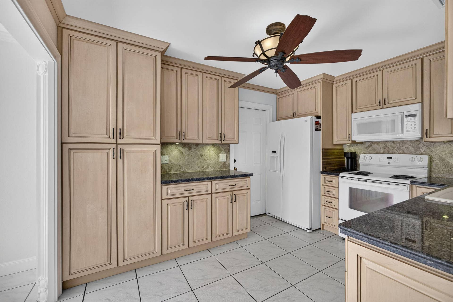 18371 Flagship Circle, Jupiter, FL 33458 23-web-or-mls-5D1A9685