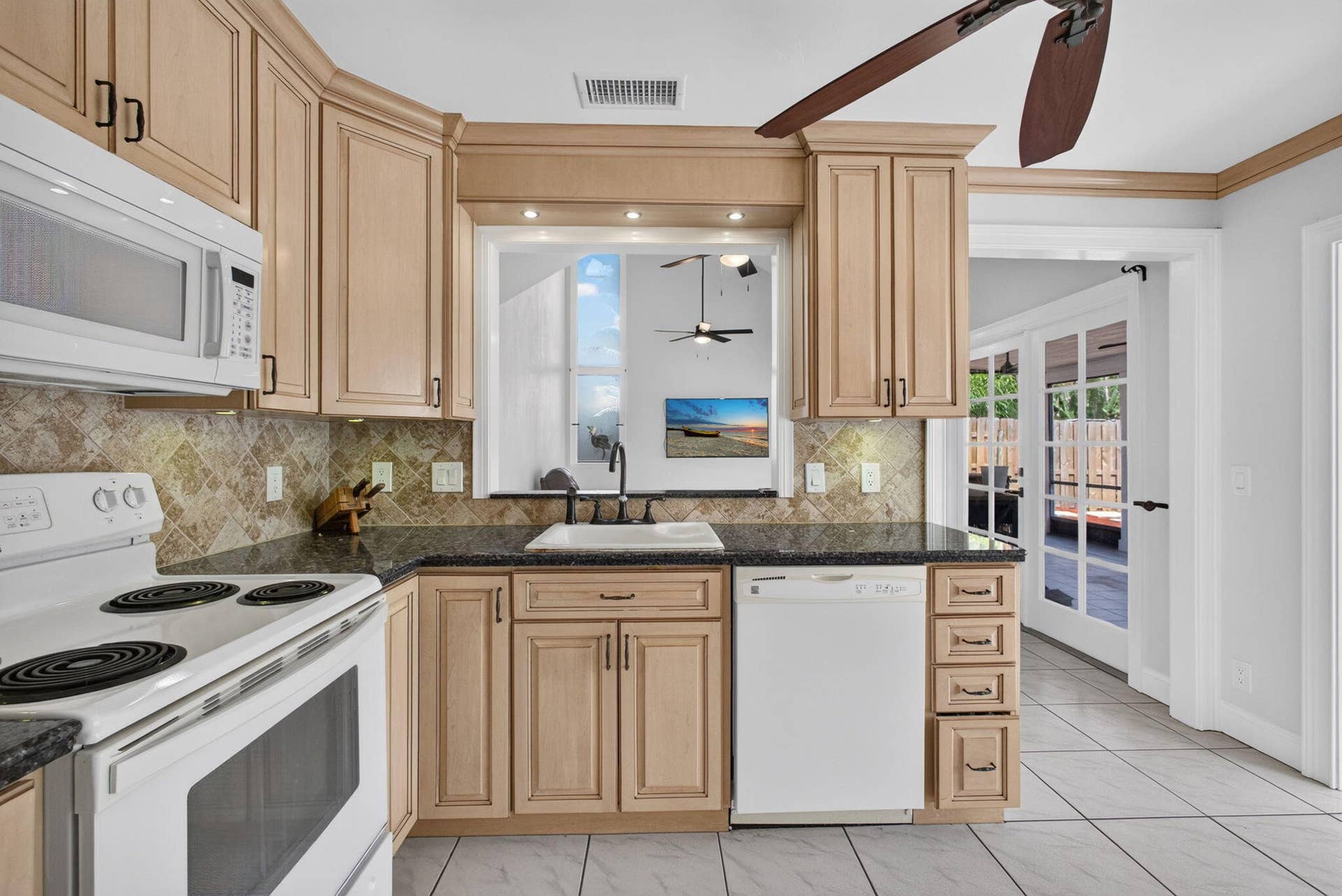 18371 Flagship Circle, Jupiter, FL 33458 27-web-or-mls-5D1A9705