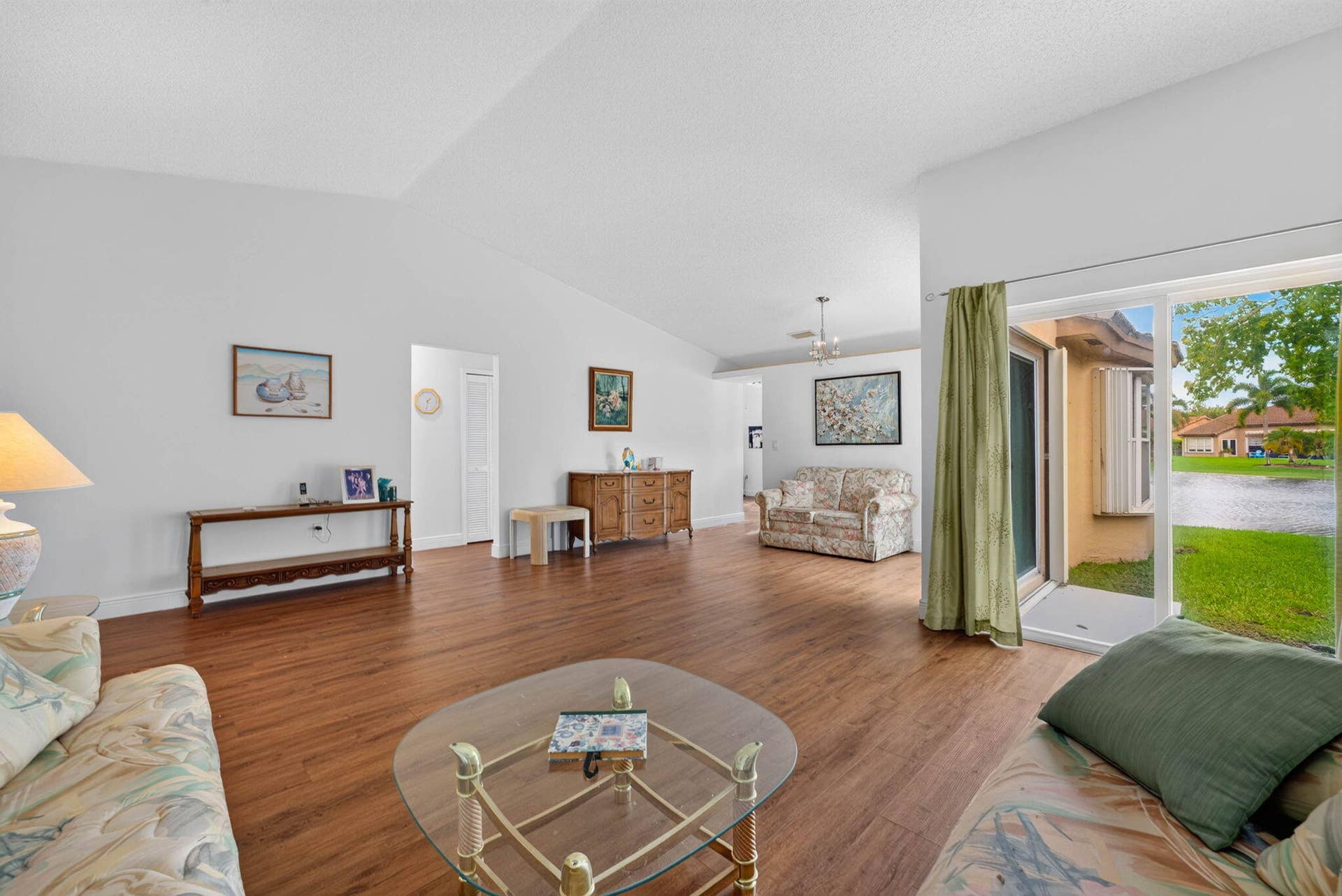 18871 NW 2ND Street, Pembroke Pines, FL 33029 17-web-or-mls-DSC01569
