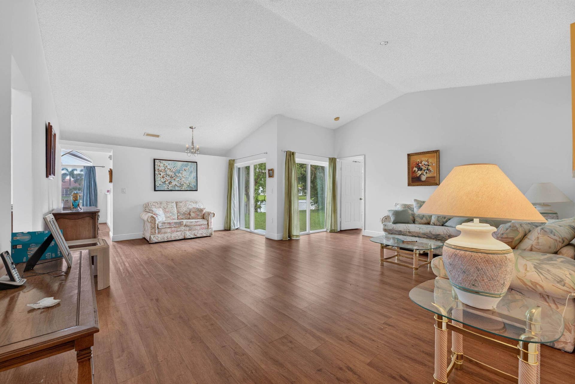 18871 NW 2ND Street, Pembroke Pines, FL 33029 15-web-or-mls-DSC01546