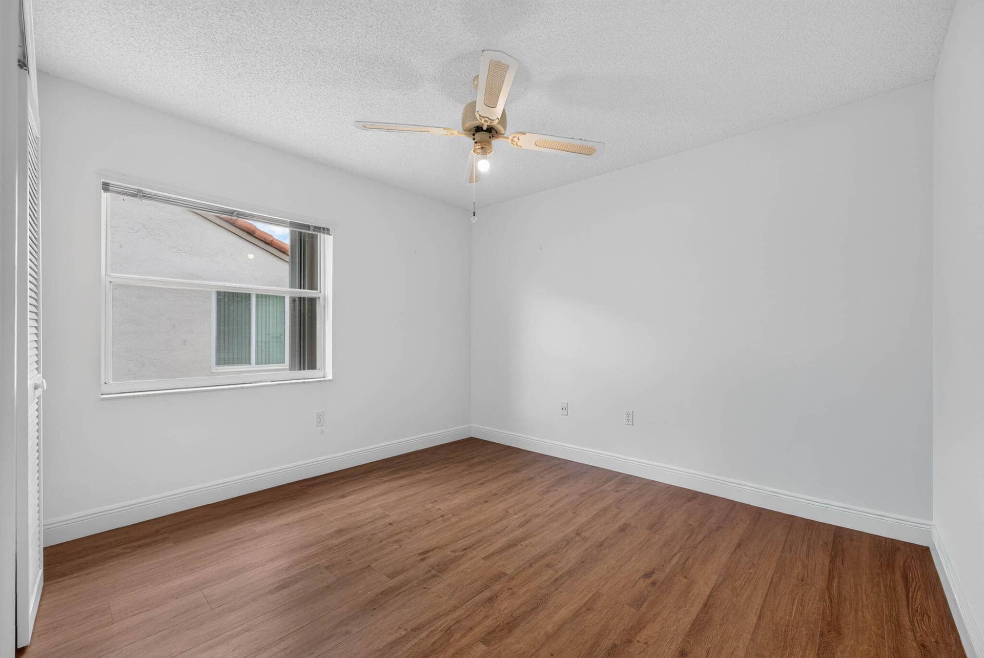 18871 NW 2ND Street, Pembroke Pines, FL 33029 23-web-or-mls-DSC01639