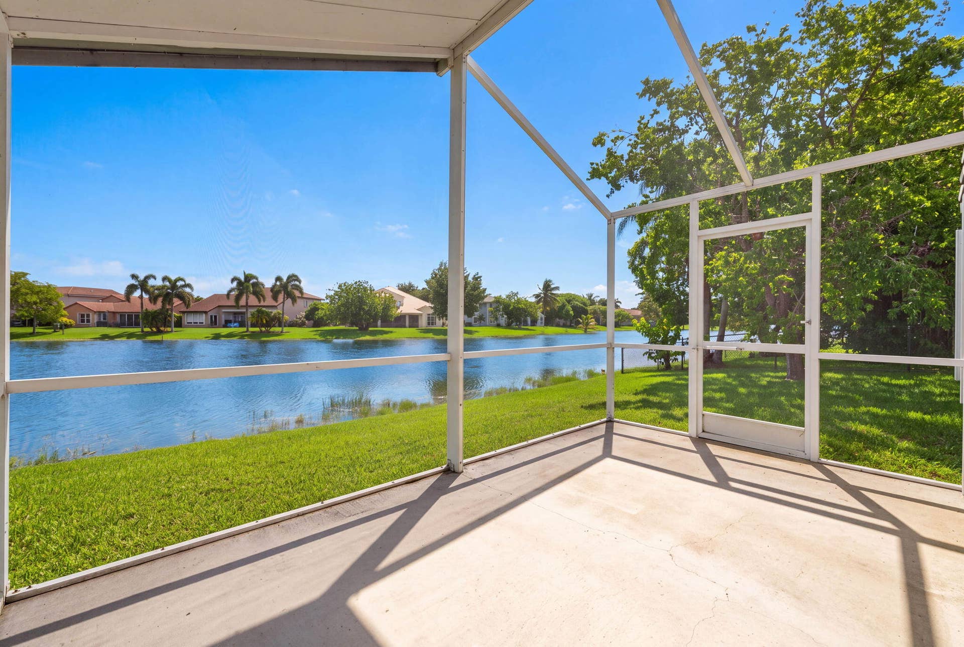 18871 NW 2ND Street, Pembroke Pines, FL 33029 10-web-or-mls-DSC01549_hf4k