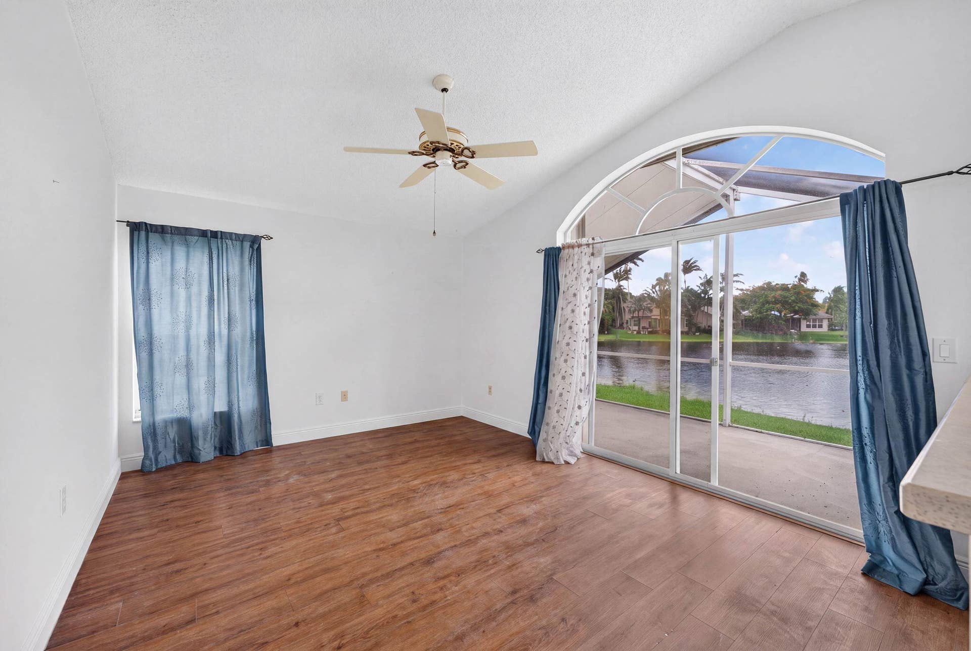 18871 NW 2ND Street, Pembroke Pines, FL 33029 28-web-or-mls-DSC01694_declutter