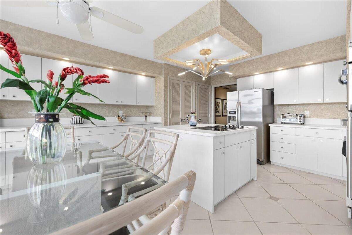 17047 Boca Club Boulevard, #166B, Boca Raton, FL 33487 32-17047 Boca Club Blvd #166B-9032