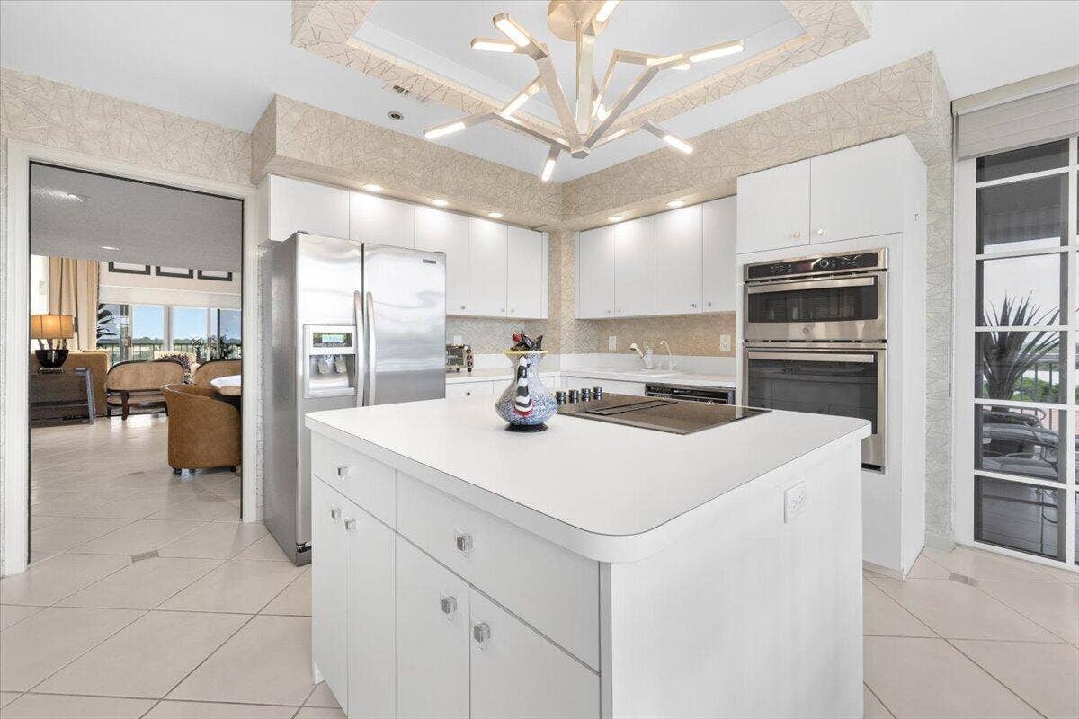 17047 Boca Club Boulevard, #166B, Boca Raton, FL 33487 30-17047 Boca Club Blvd #166B-9012