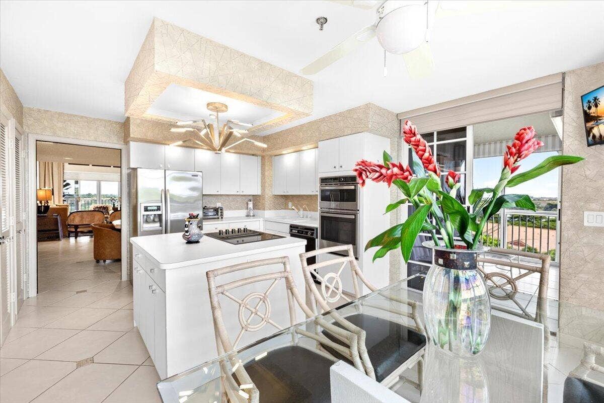 17047 Boca Club Boulevard, #166B, Boca Raton, FL 33487 33-17047 Boca Club Blvd #166B-9052