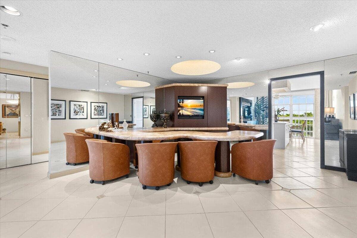 17047 Boca Club Boulevard, #166B, Boca Raton, FL 33487 07-17047 Boca Club Blvd #166B-8927