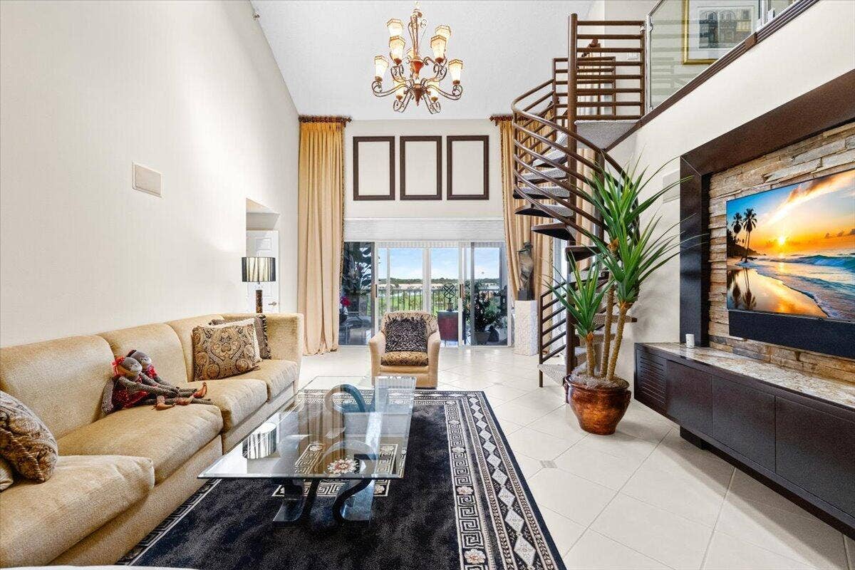17047 Boca Club Boulevard, #166B, Boca Raton, FL 33487 01-17047 Boca Club Blvd #166B-8917