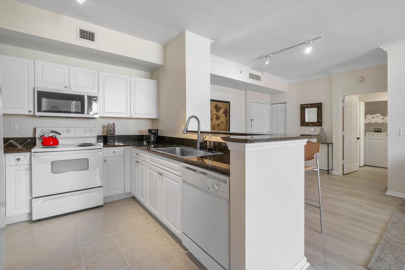 651 Okeechobee Boulevard, #1104, West Palm Beach, West Palm Beach, FL 33401 kitchen 3