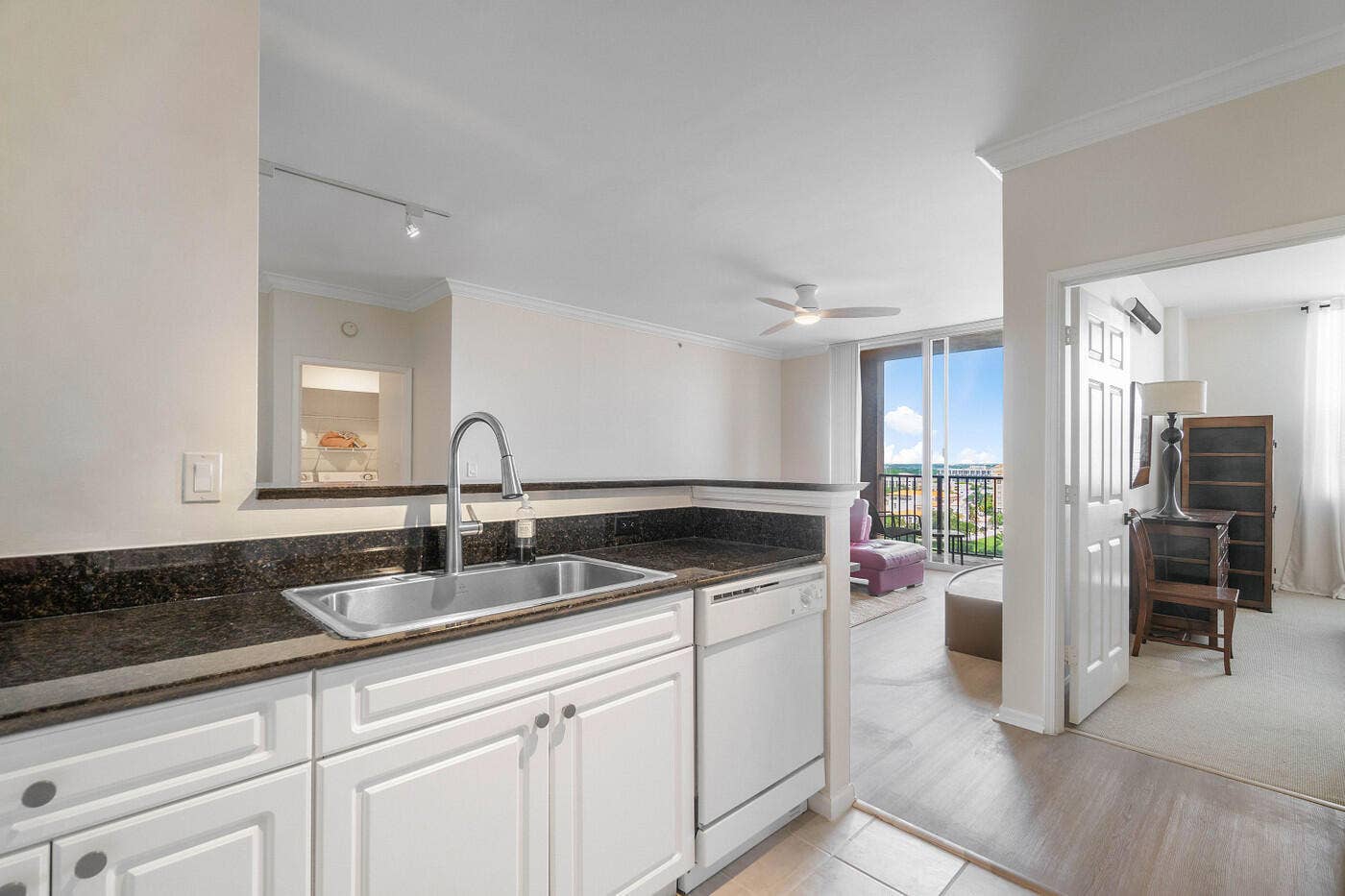 651 Okeechobee Boulevard, #1104, West Palm Beach, West Palm Beach, FL 33401 kitchen 4