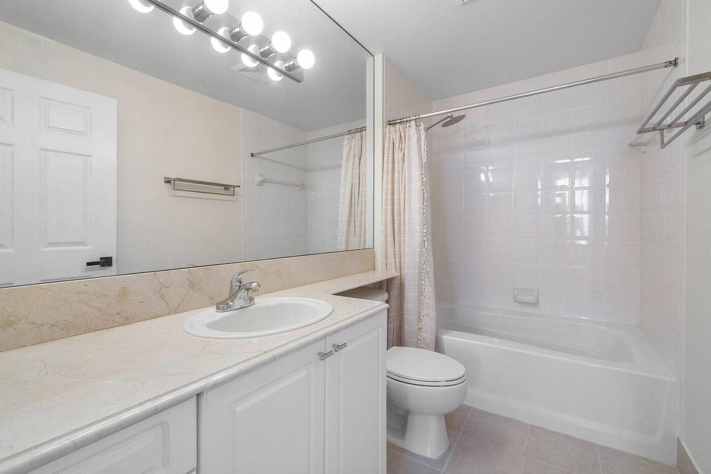 651 Okeechobee Boulevard, #1104, West Palm Beach, West Palm Beach, FL 33401 m bathroom