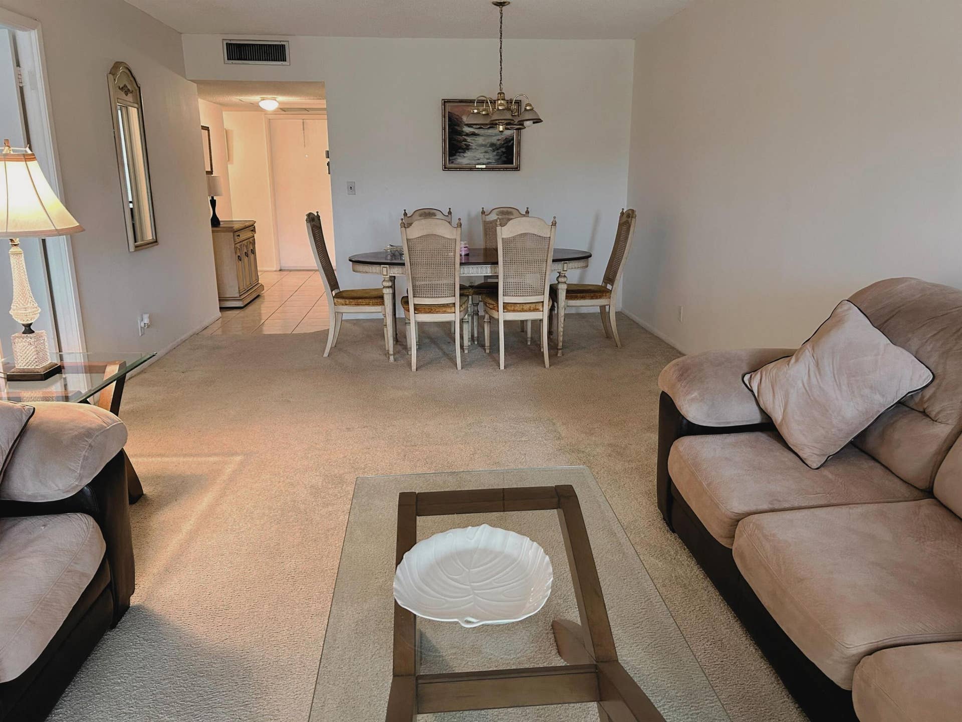 9 Living and dining room