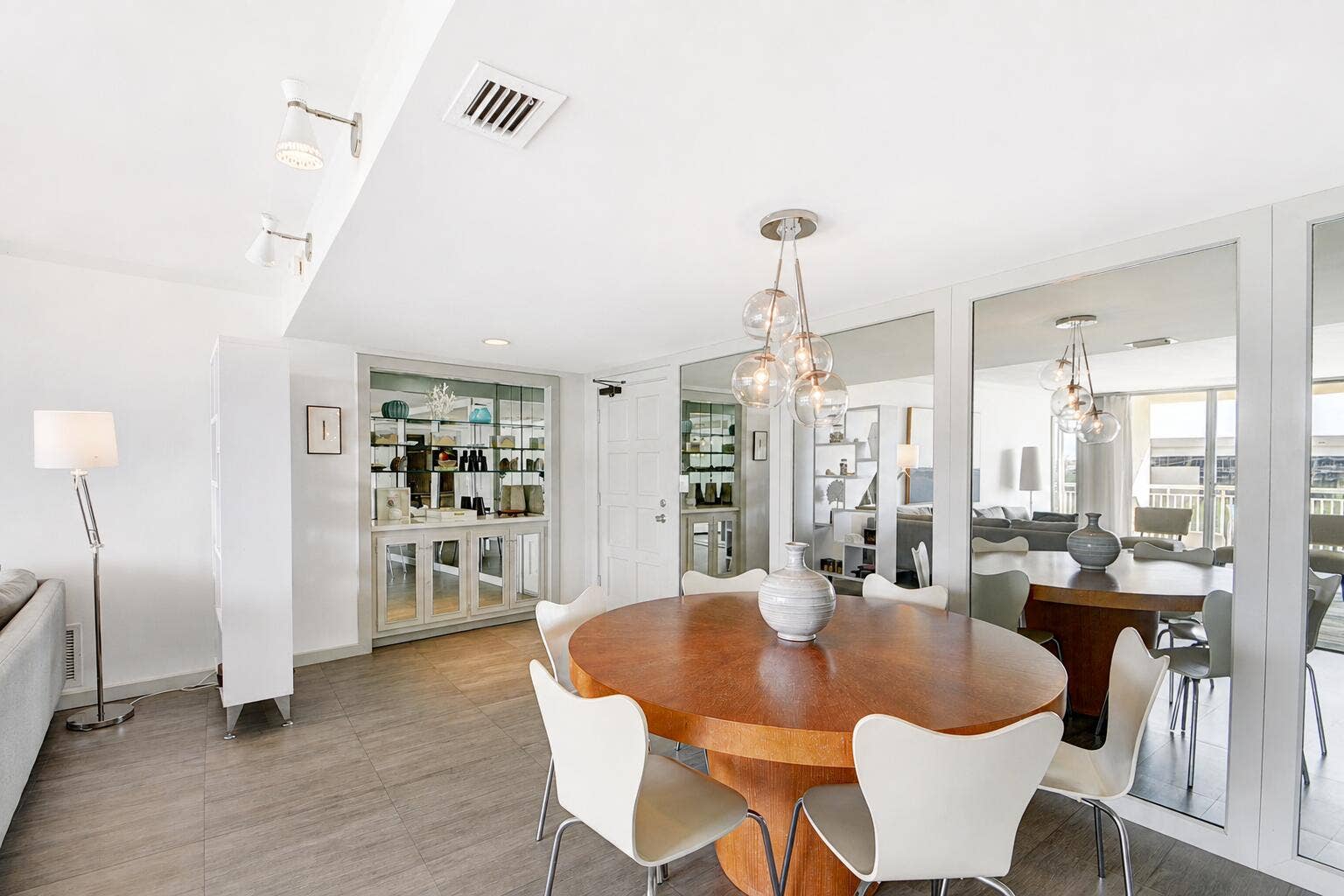 2780 S OCEAN Boulevard, #510, Palm Beach, Palm Beach, FL 33480 Dining