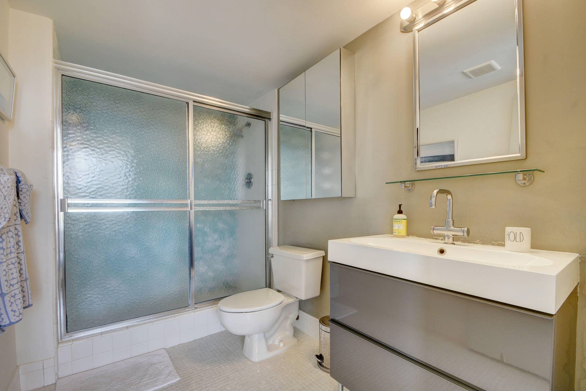 2780 S OCEAN Boulevard, #510, Palm Beach, Palm Beach, FL 33480 Guest bath