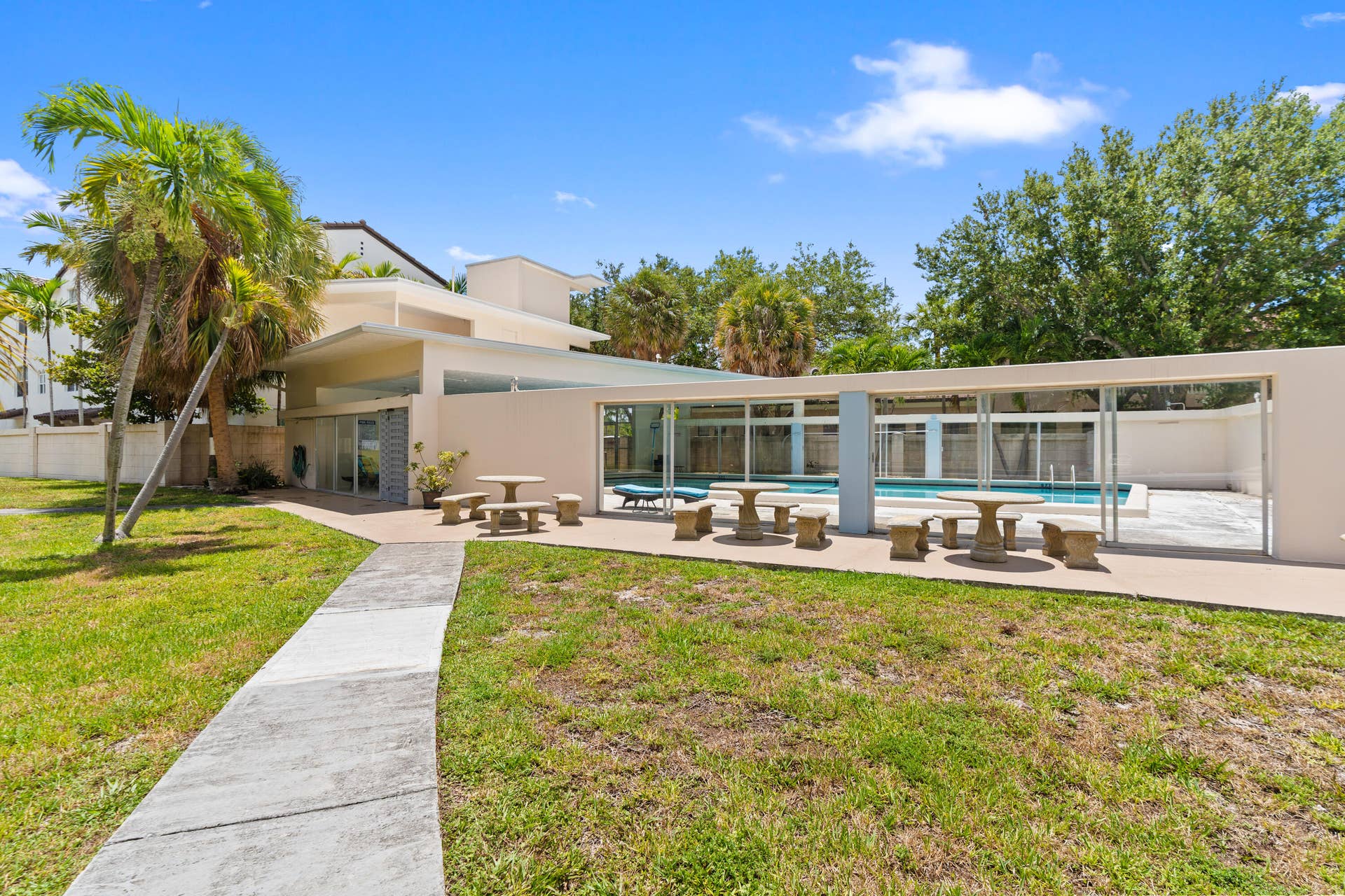 1967 S Ocean Boulevard, #107, Lauderdale By The Sea, FL 33062 DSC03104