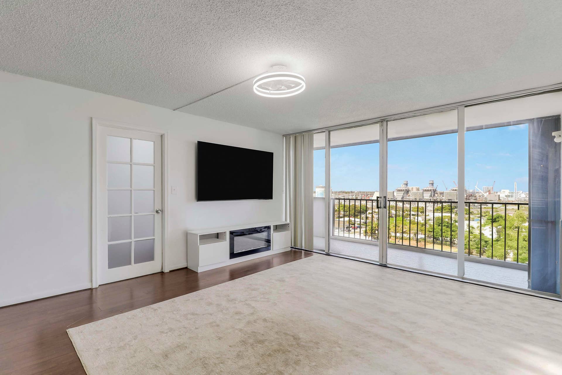 5600 N FLAGLER Drive, #1001, West Palm Beach, West Palm Beach, FL 33407 House-16