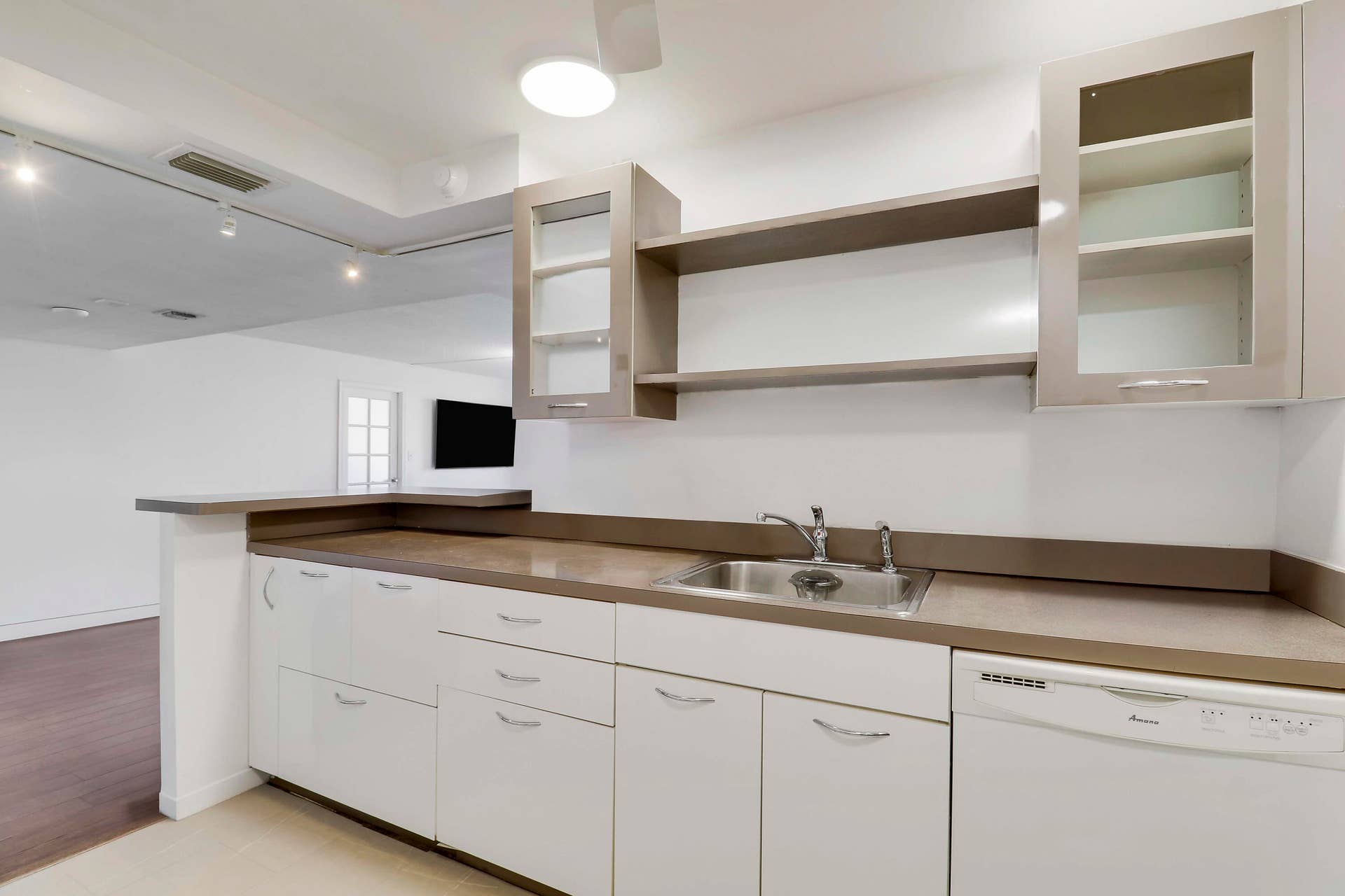 5600 N FLAGLER Drive, #1001, West Palm Beach, West Palm Beach, FL 33407 House-10