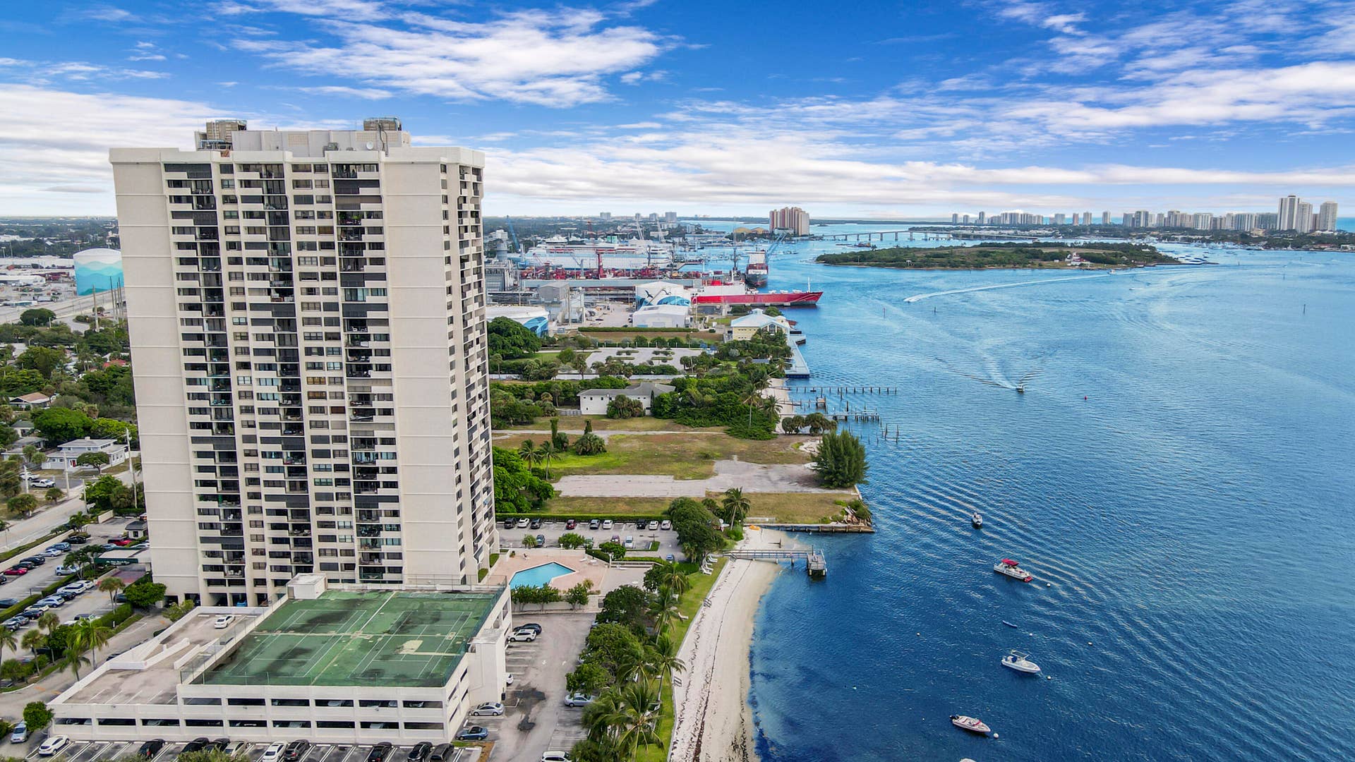 5600 N FLAGLER Drive, #1001, West Palm Beach, West Palm Beach, FL 33407 Aerials-2