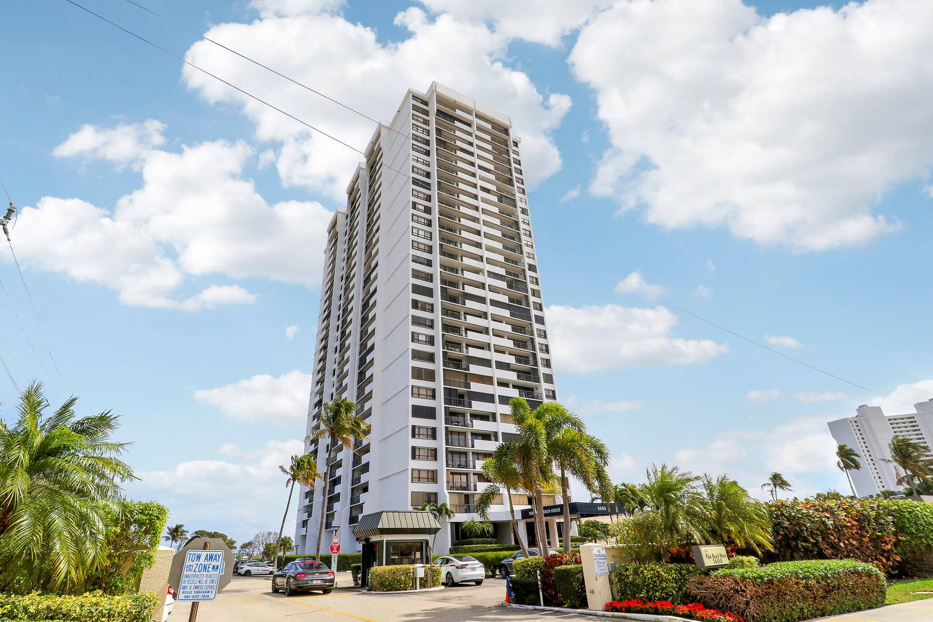 5600 N FLAGLER Drive, #1001, West Palm Beach, West Palm Beach, FL 33407 House4-14