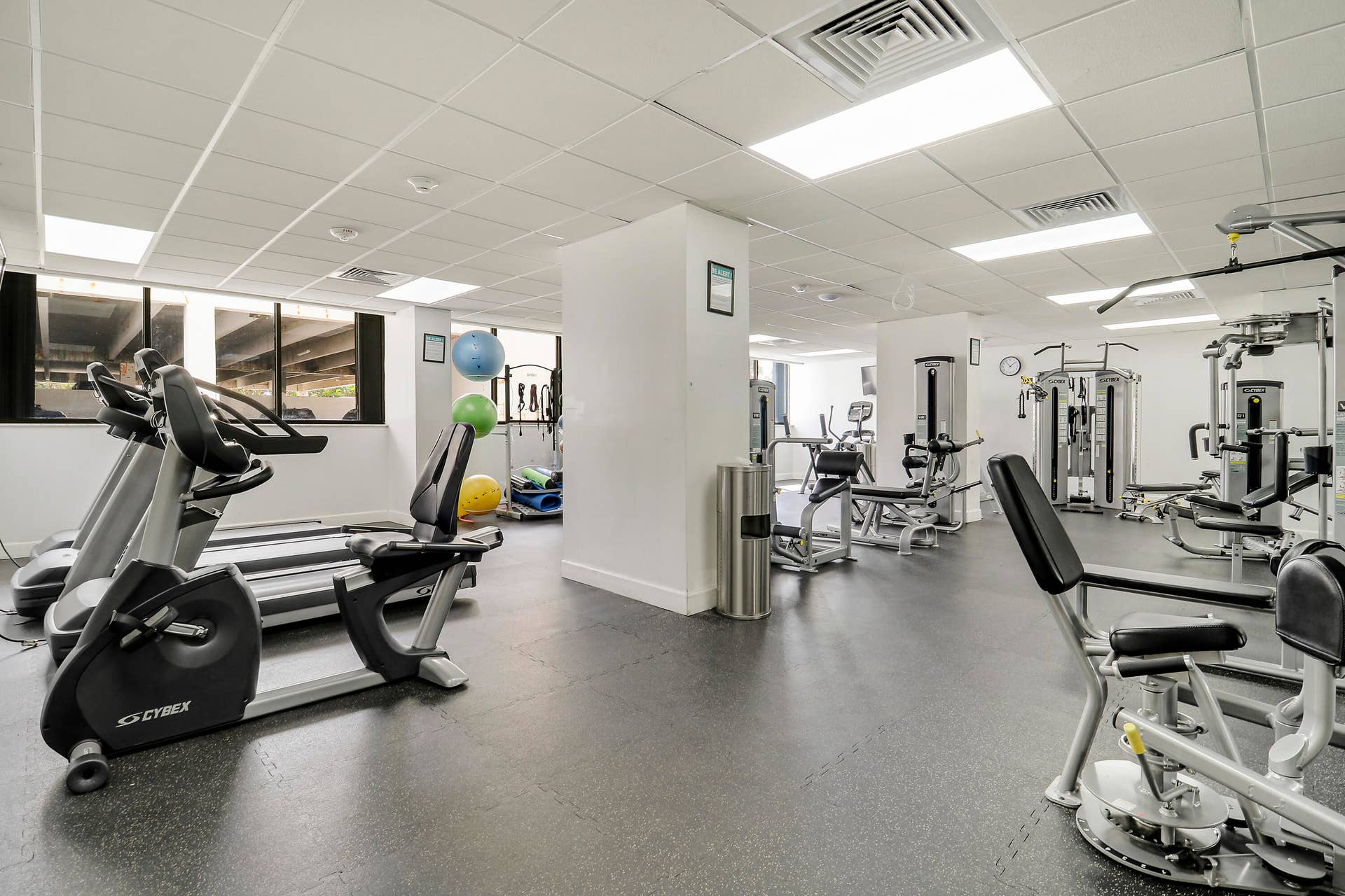5600 N FLAGLER Drive, #1001, West Palm Beach, West Palm Beach, FL 33407 House4-15