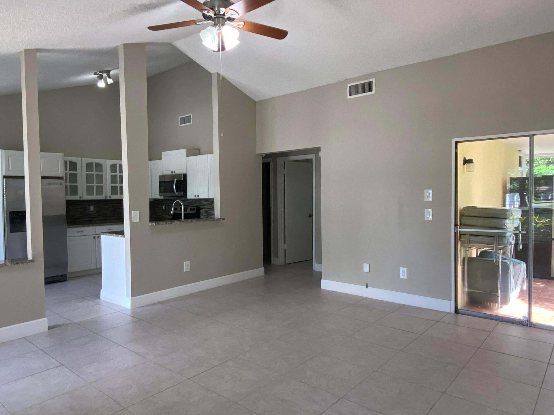 8233 Scenic Turn, Boca Raton, FL 33433 Open floor plan