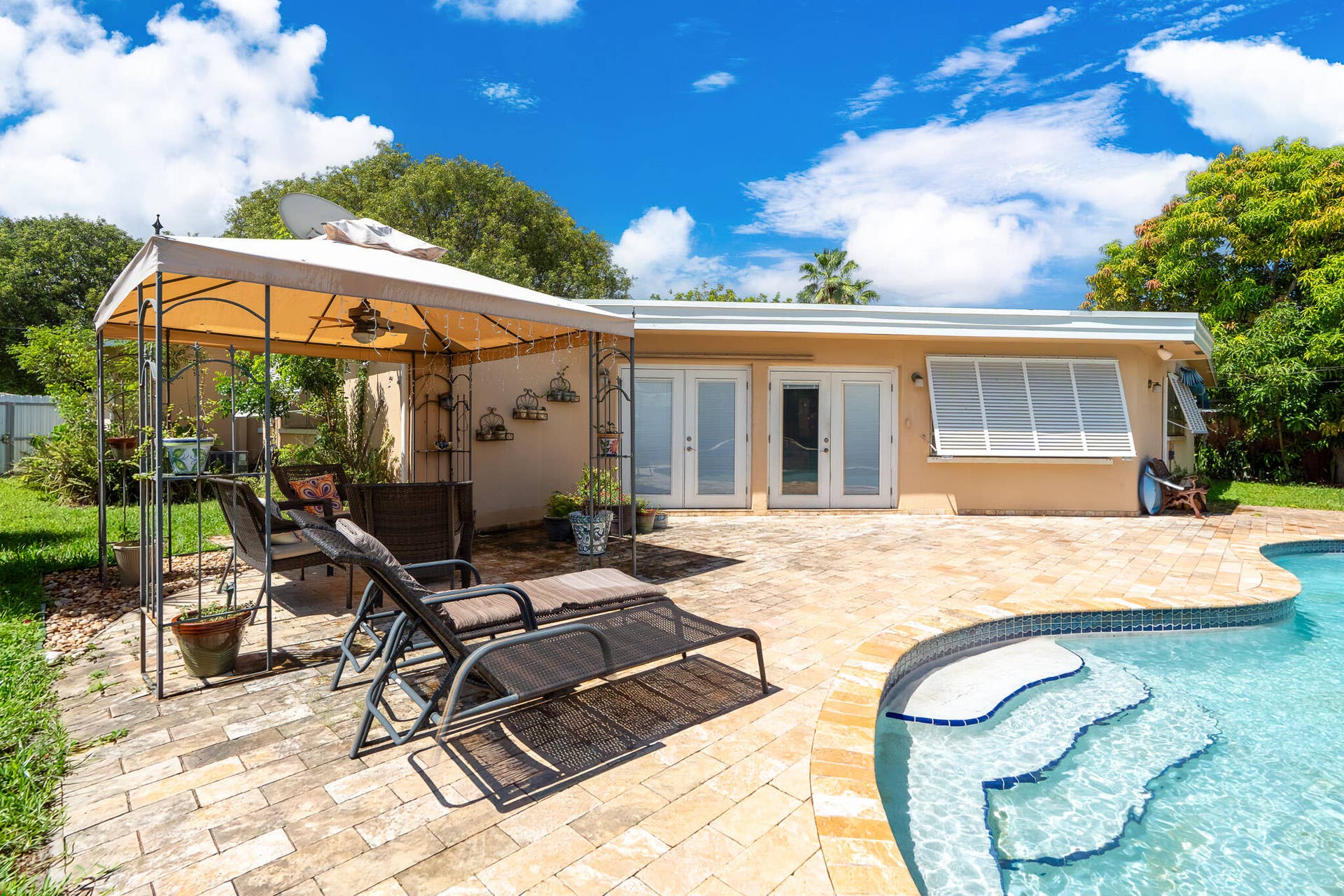 1601 NE 48TH Court, Oakland Park, FL 33334 DSC01468-Edit
