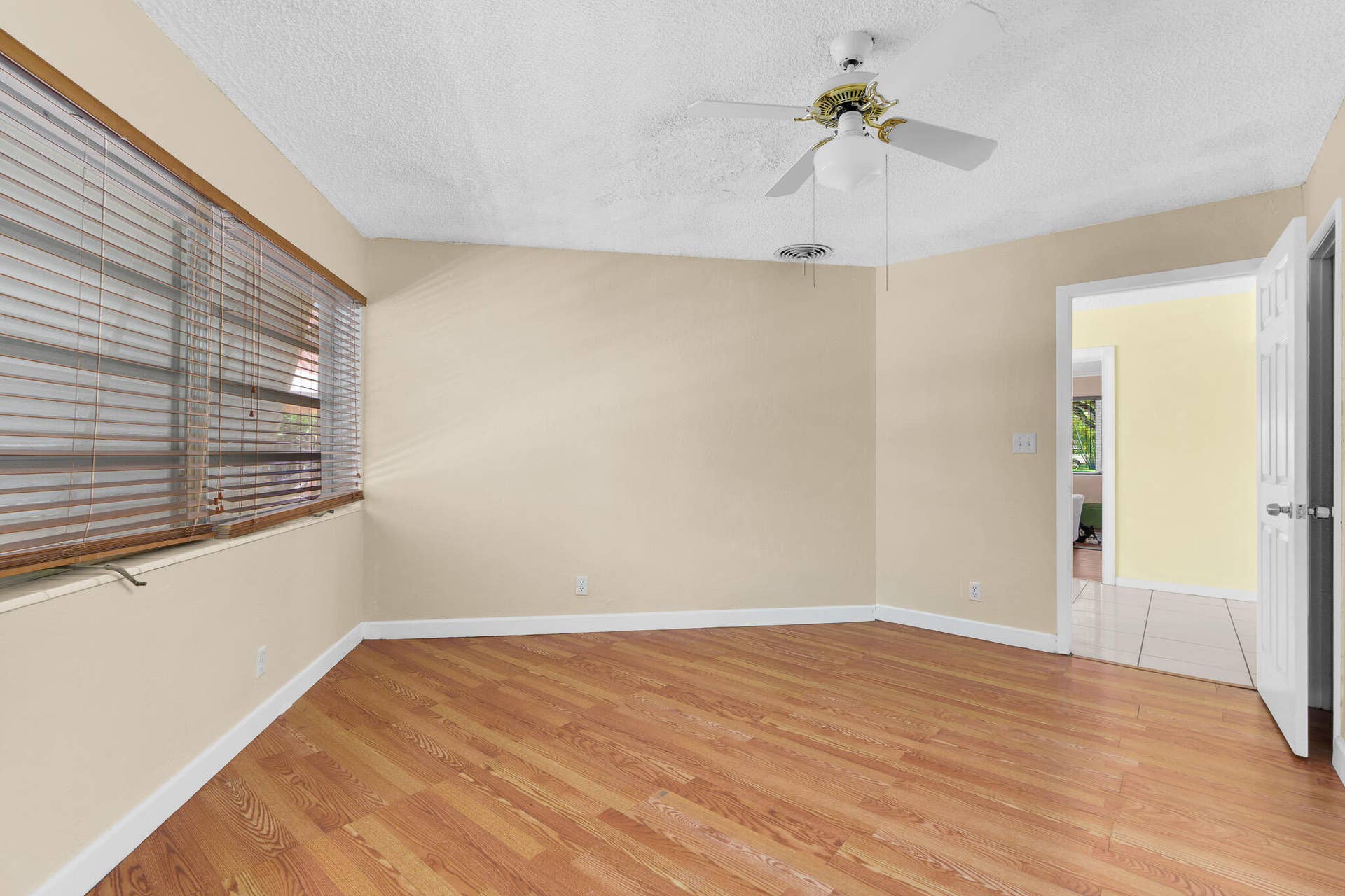 1601 NE 48TH Court, Oakland Park, FL 33334 DSC01968