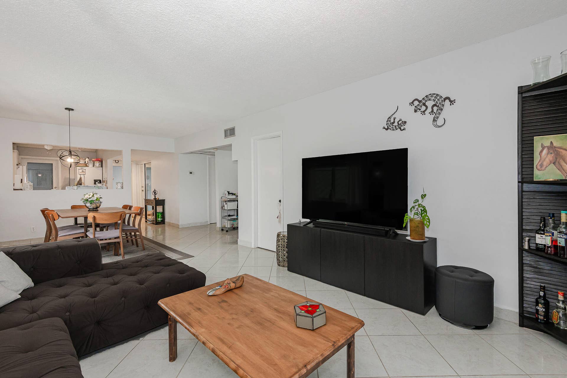 320 S Surf Road, #206, Hollywood, FL 33019 0-6