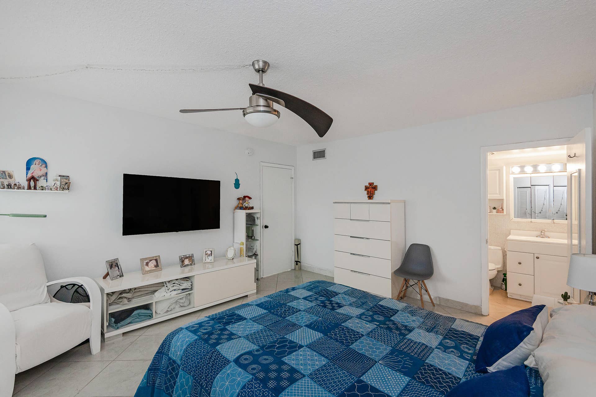 320 S Surf Road, #206, Hollywood, FL 33019 0-21