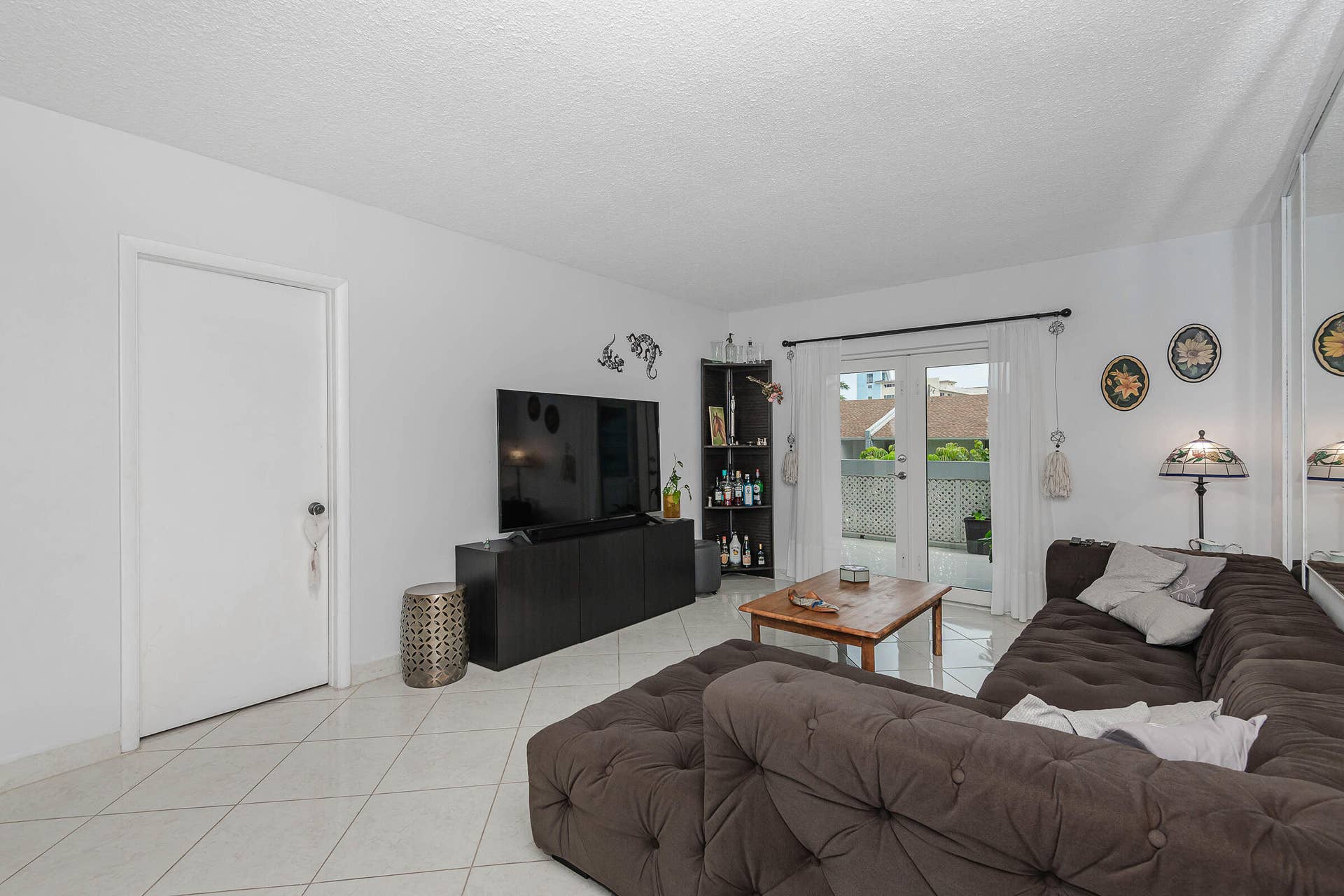 320 S Surf Road, #206, Hollywood, FL 33019 0-3