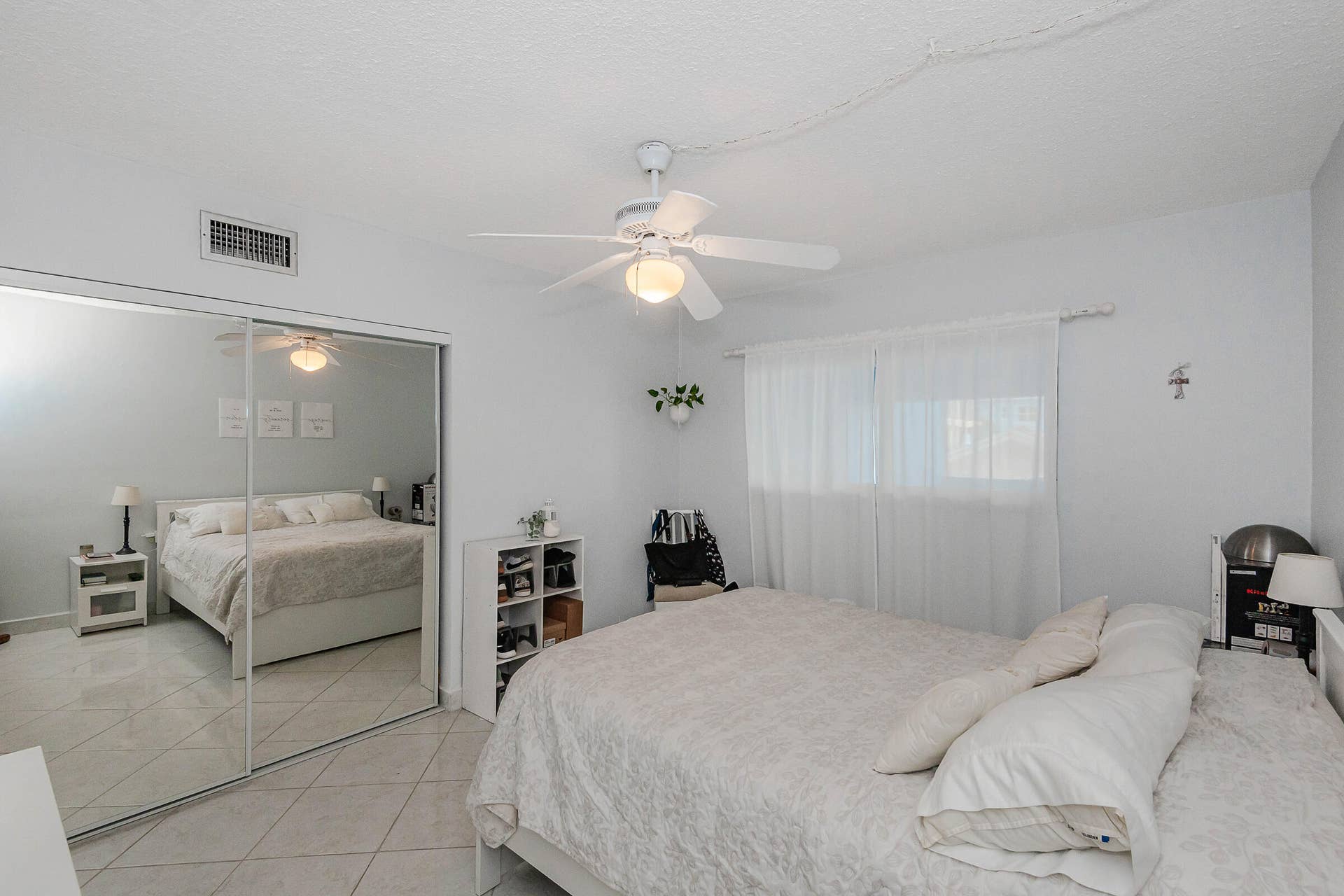 320 S Surf Road, #206, Hollywood, FL 33019 0-16