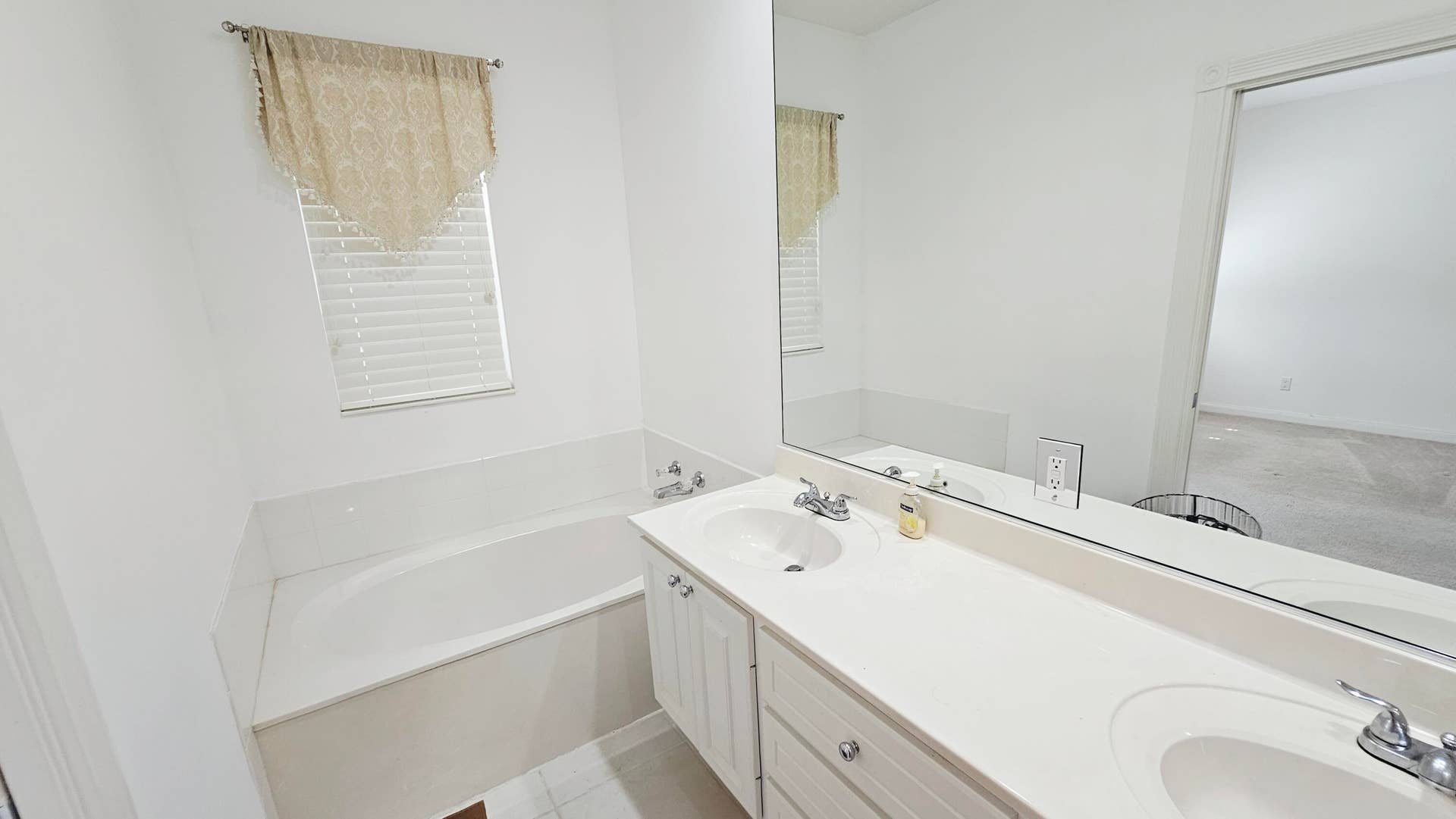 2868 W COMMUNITY Drive, Jupiter, FL 33458 1000093111