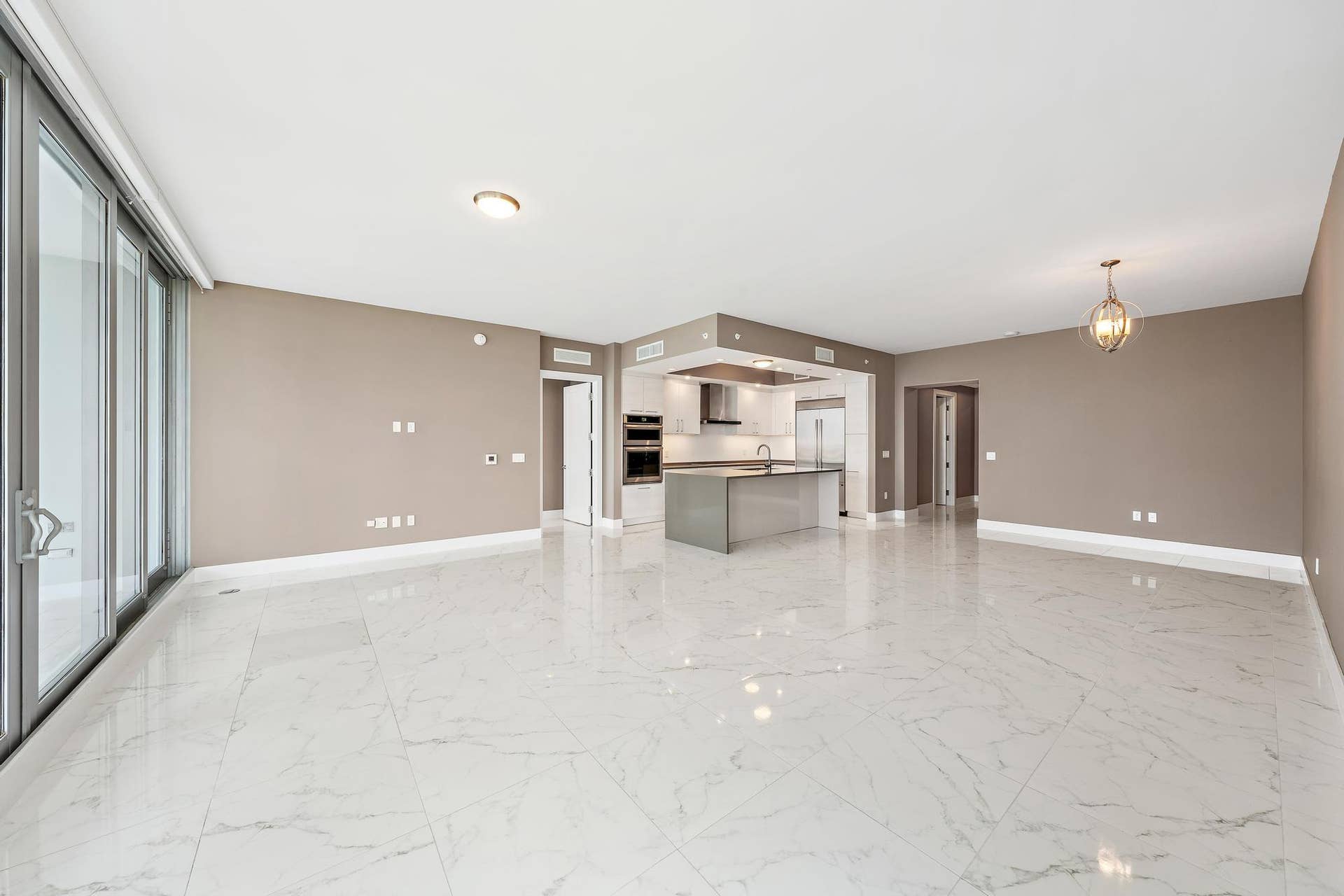 1 Water Club Way, #1604, North Palm Beach, FL 33408 Living/Dining/Kitchen