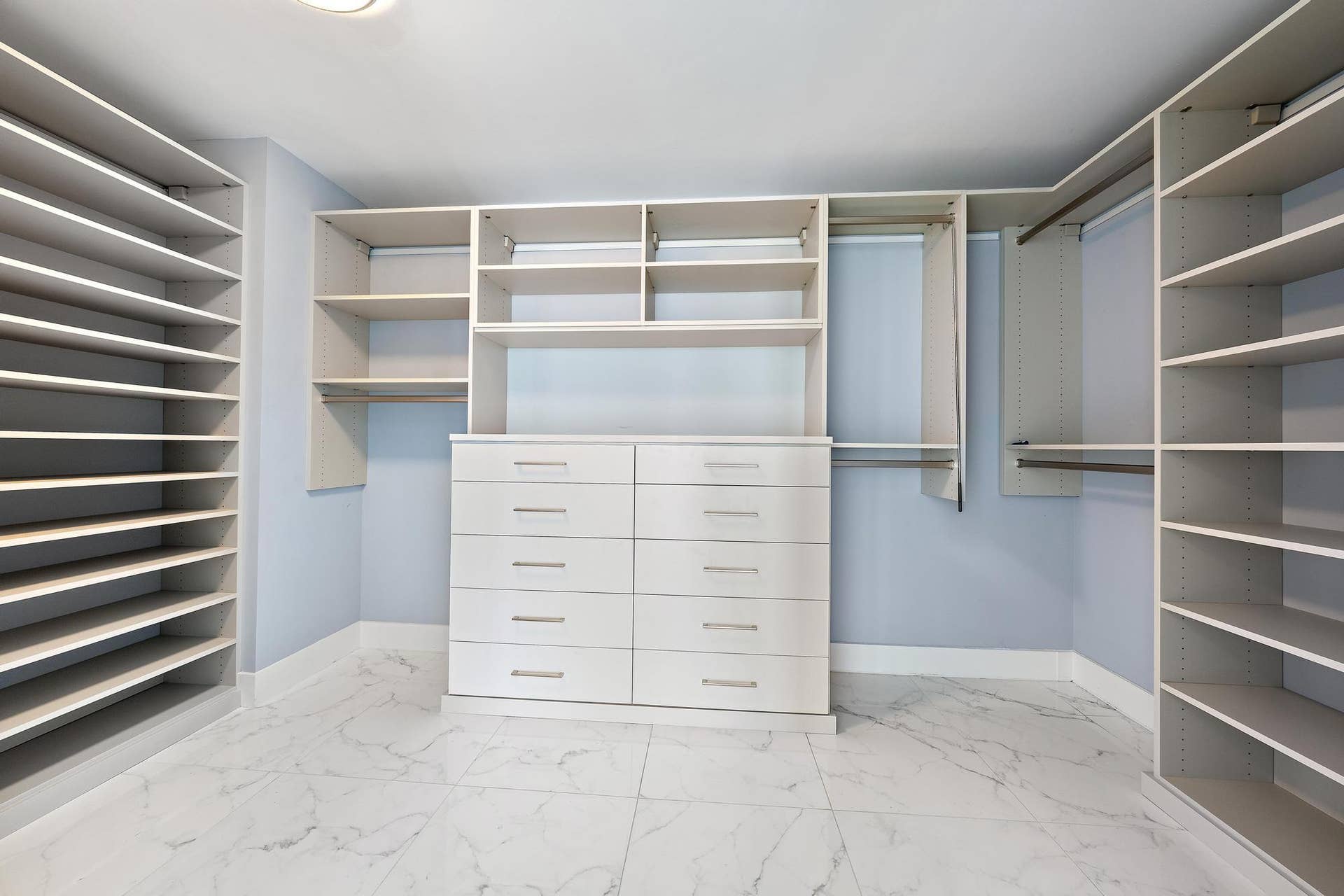 1 Water Club Way, #1604, North Palm Beach, FL 33408 Primary Closet