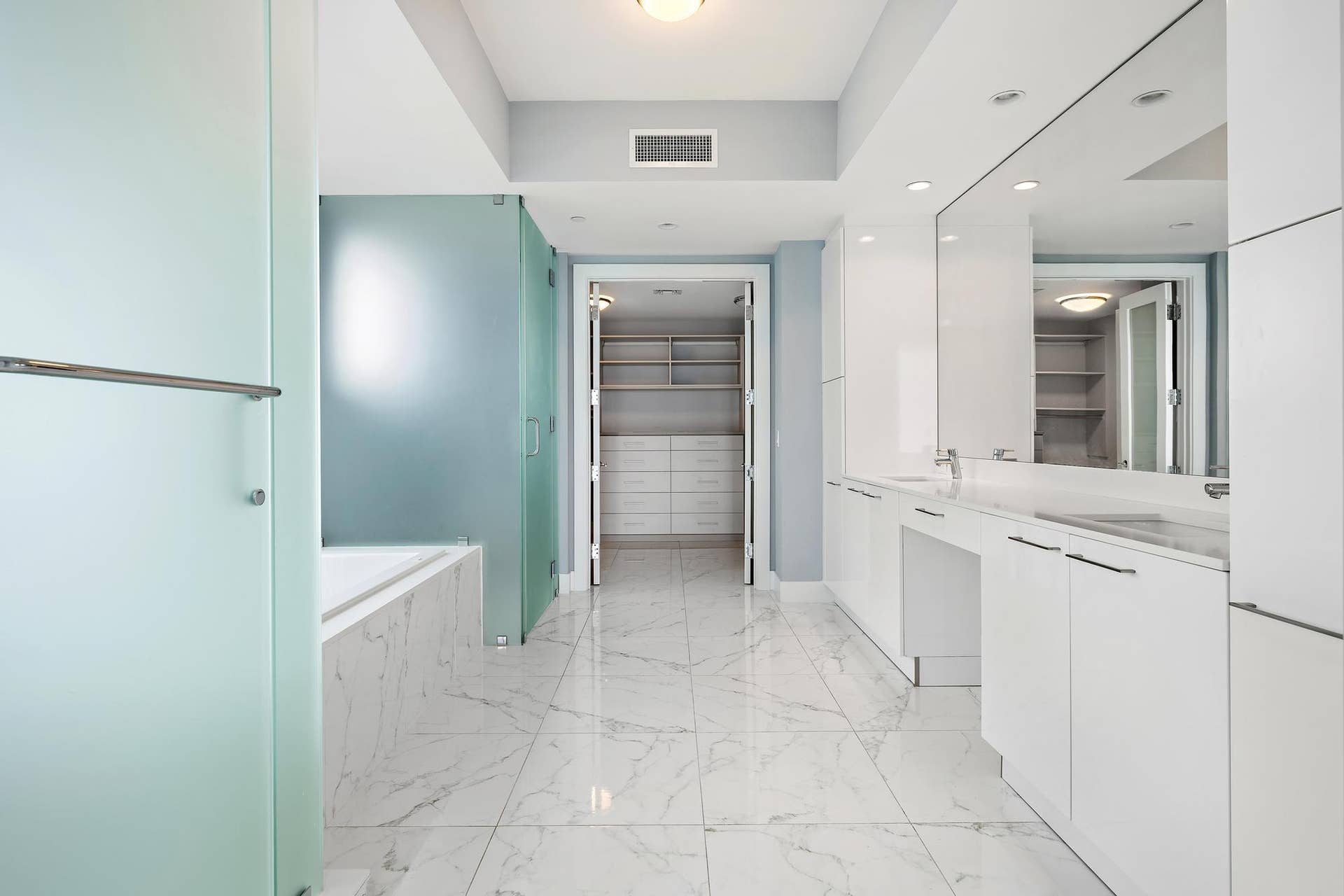 1 Water Club Way, #1604, North Palm Beach, FL 33408 Primary Bath