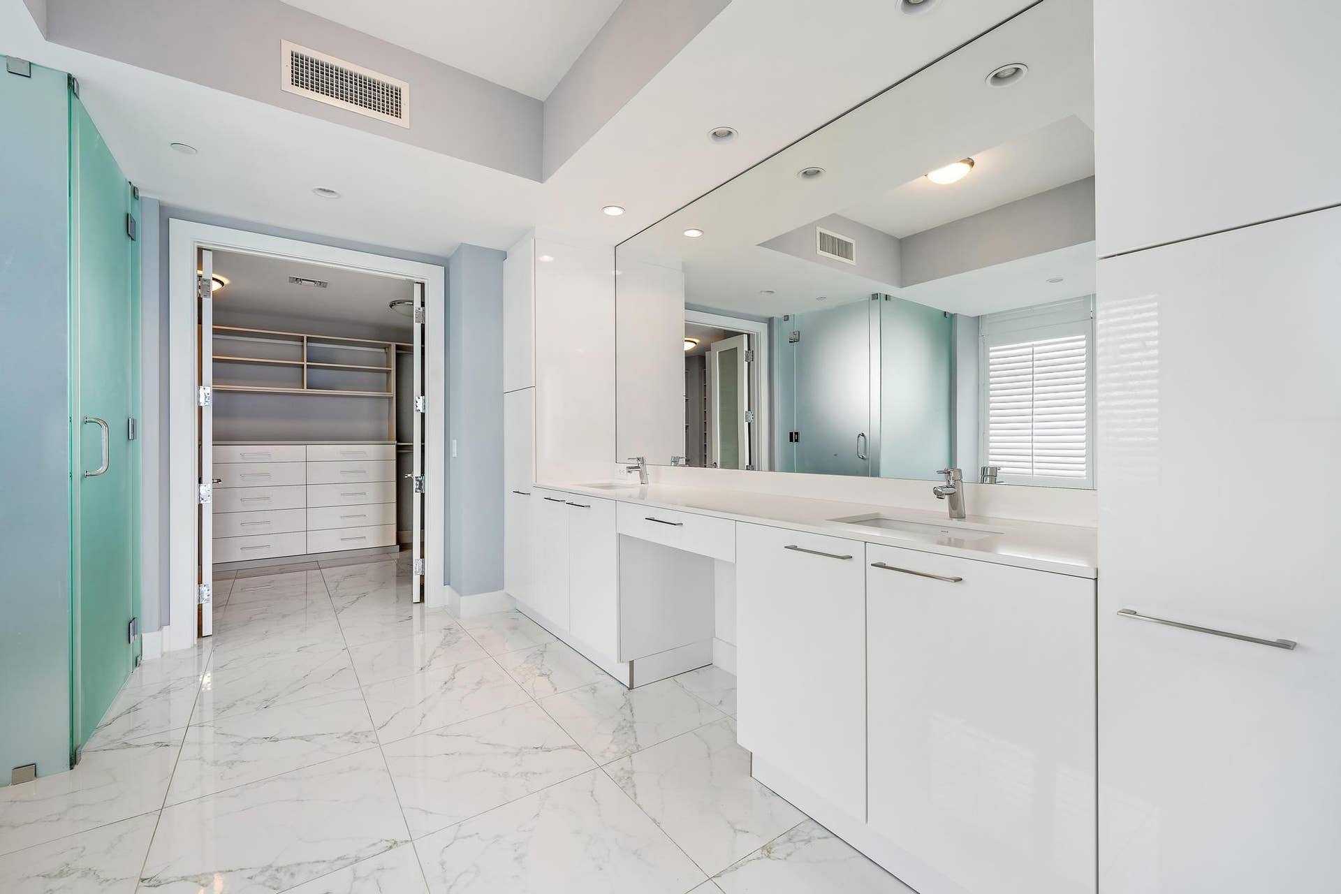 1 Water Club Way, #1604, North Palm Beach, FL 33408 Primary Bath
