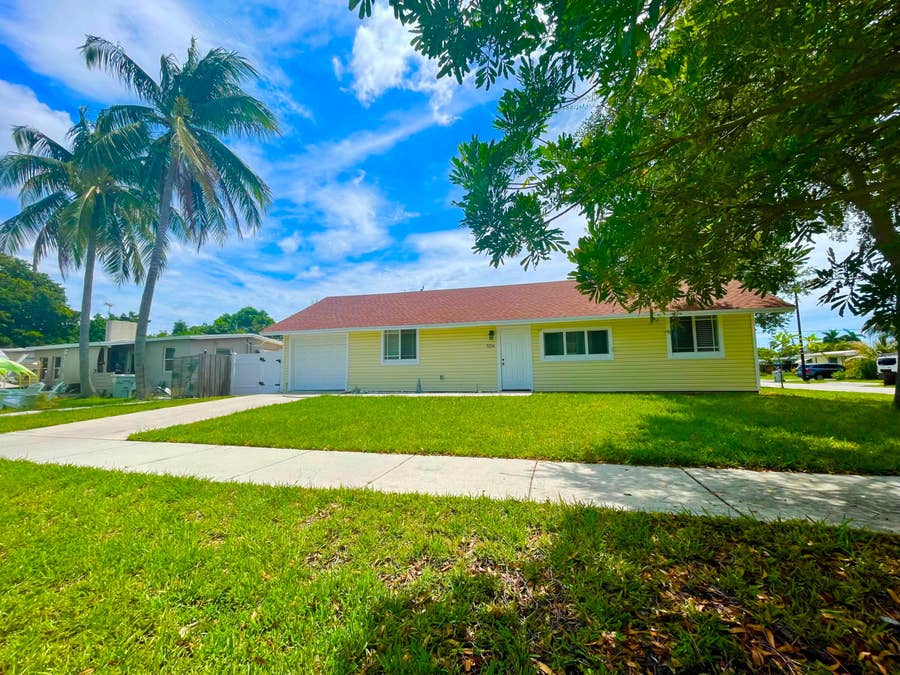 Property photo for 5216 NE 20TH Avenue, Pompano Beach, FL