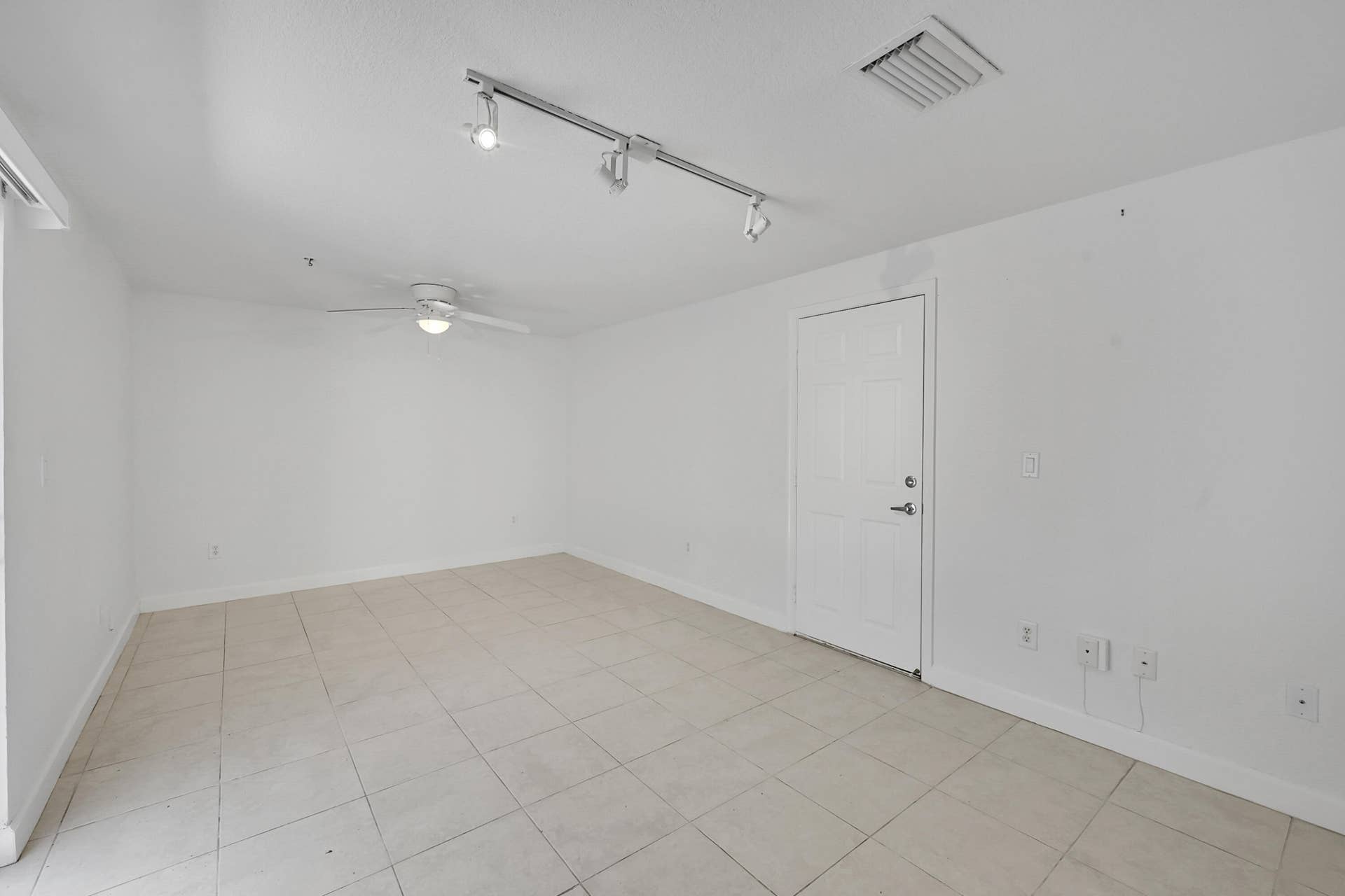 453 NE 1ST Street, Pompano Beach, FL 33060 06_0 (10)