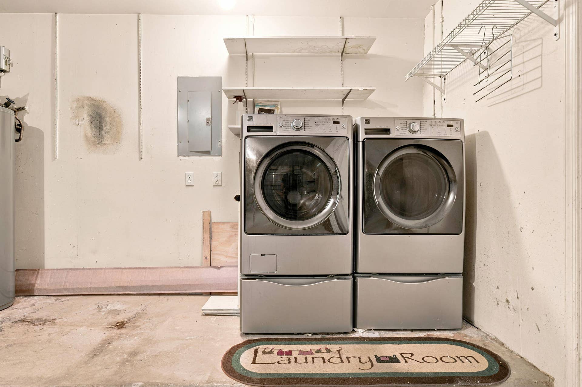 WASHER DRYER IN GARAGE