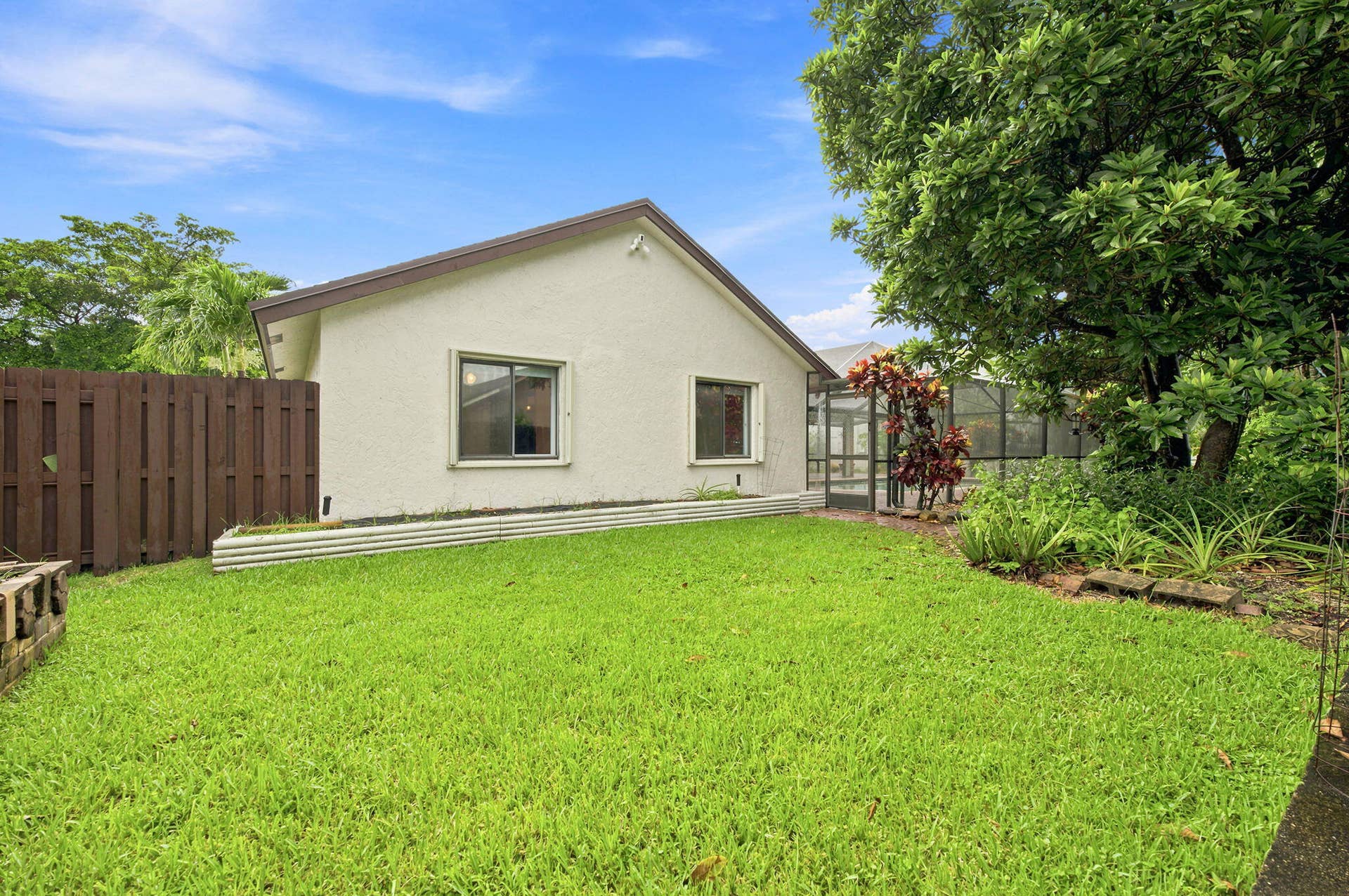 EXTRA SPACE BACK YARD